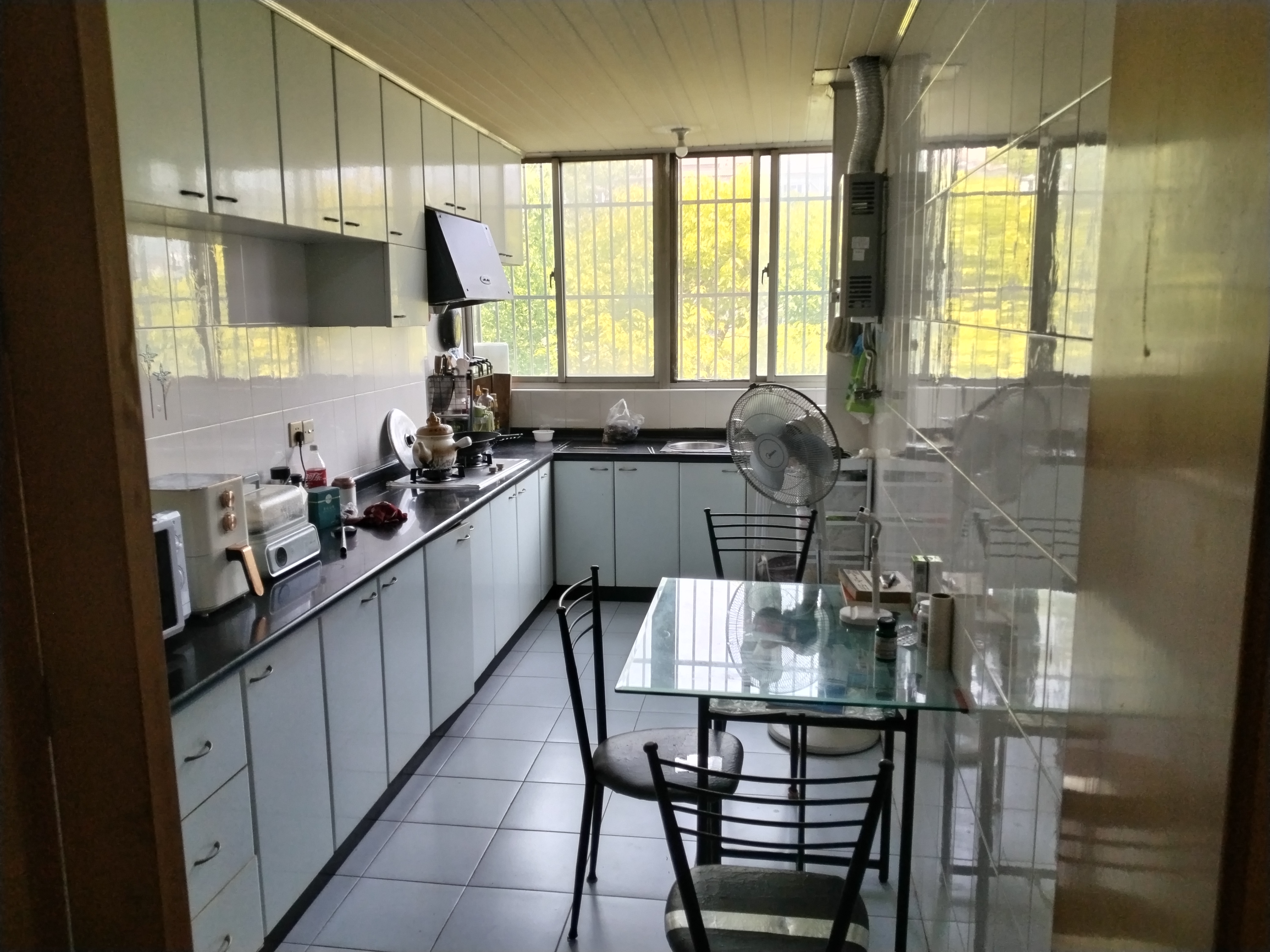 莲花苑 3室2厅1卫 136m&sup2;