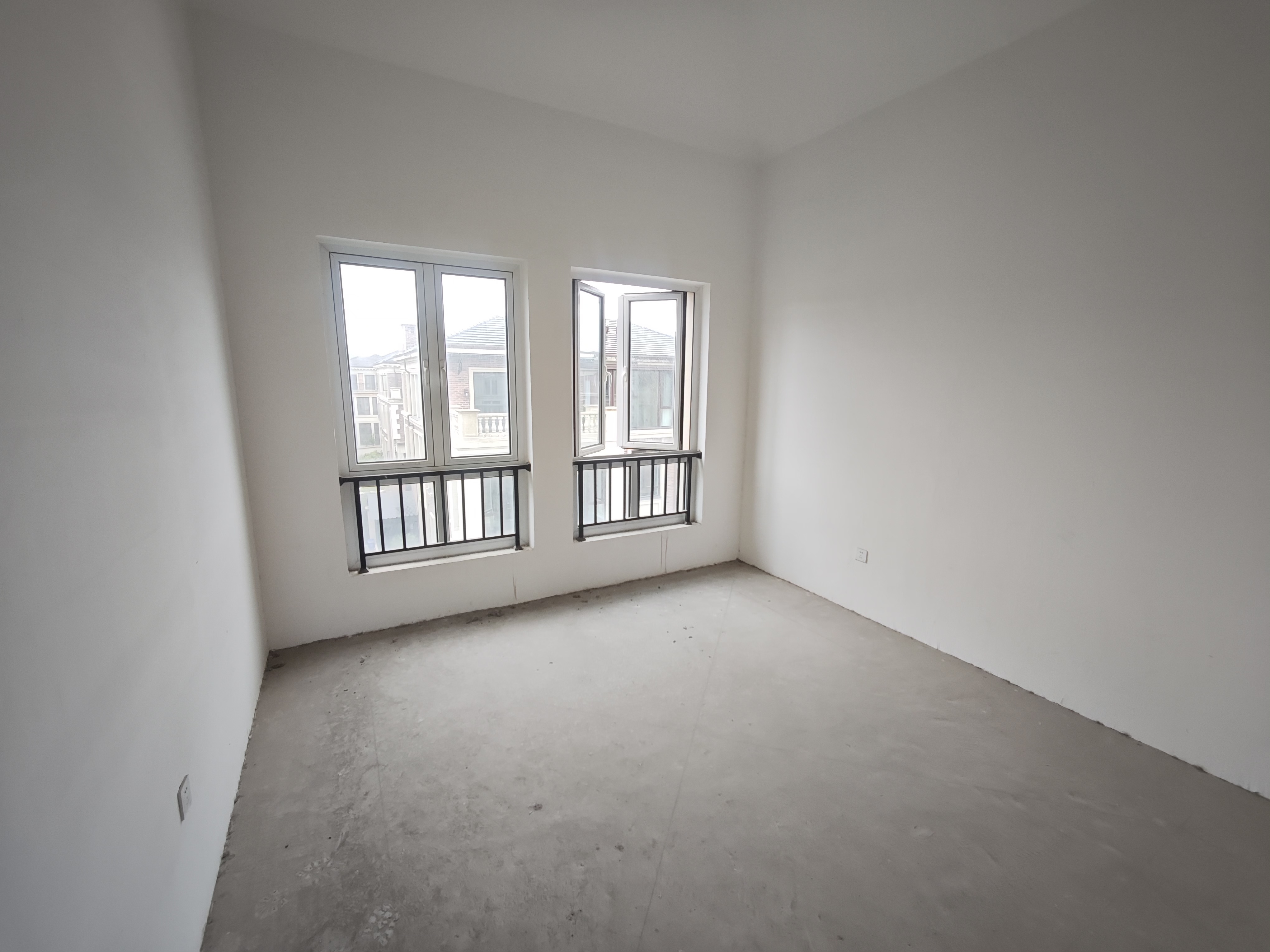 顺发御园 5室2厅4卫 333.57m&sup2;
