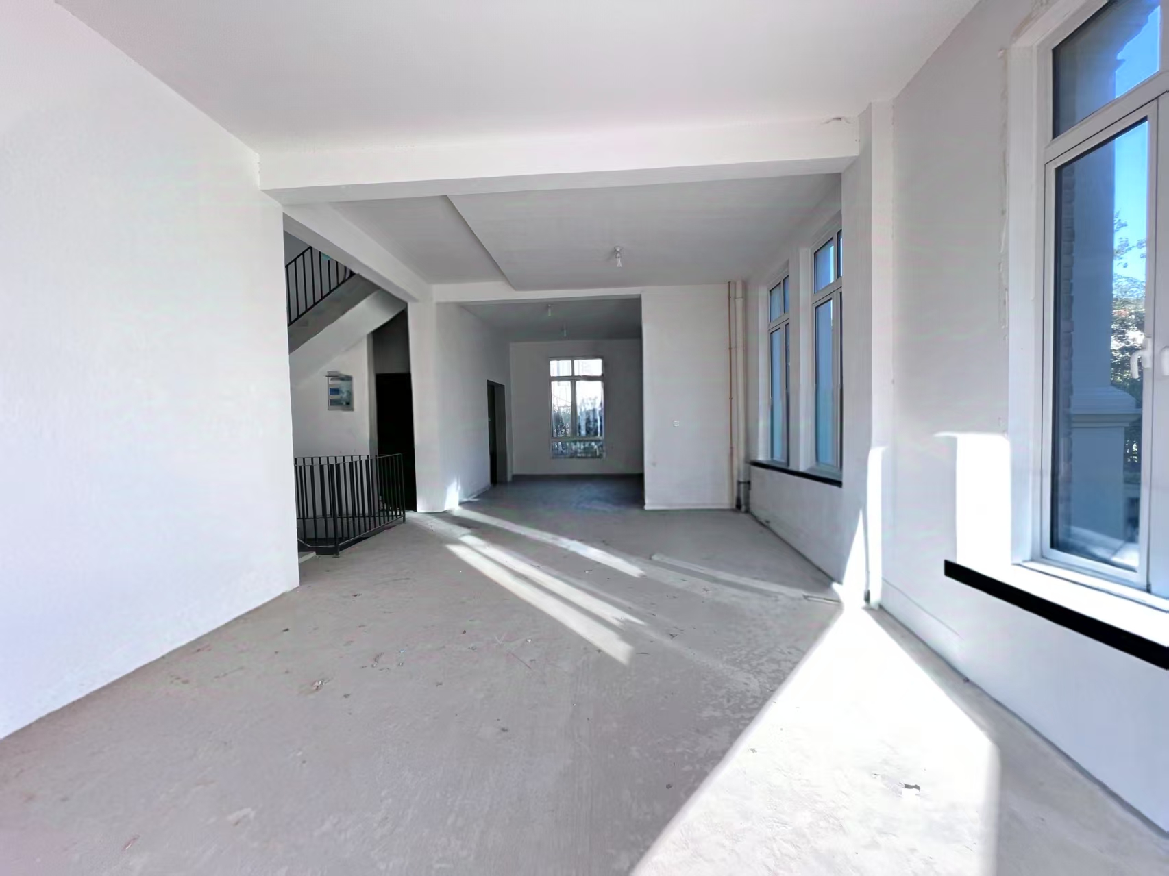 顺发御园 5室2厅4卫 333.57m²