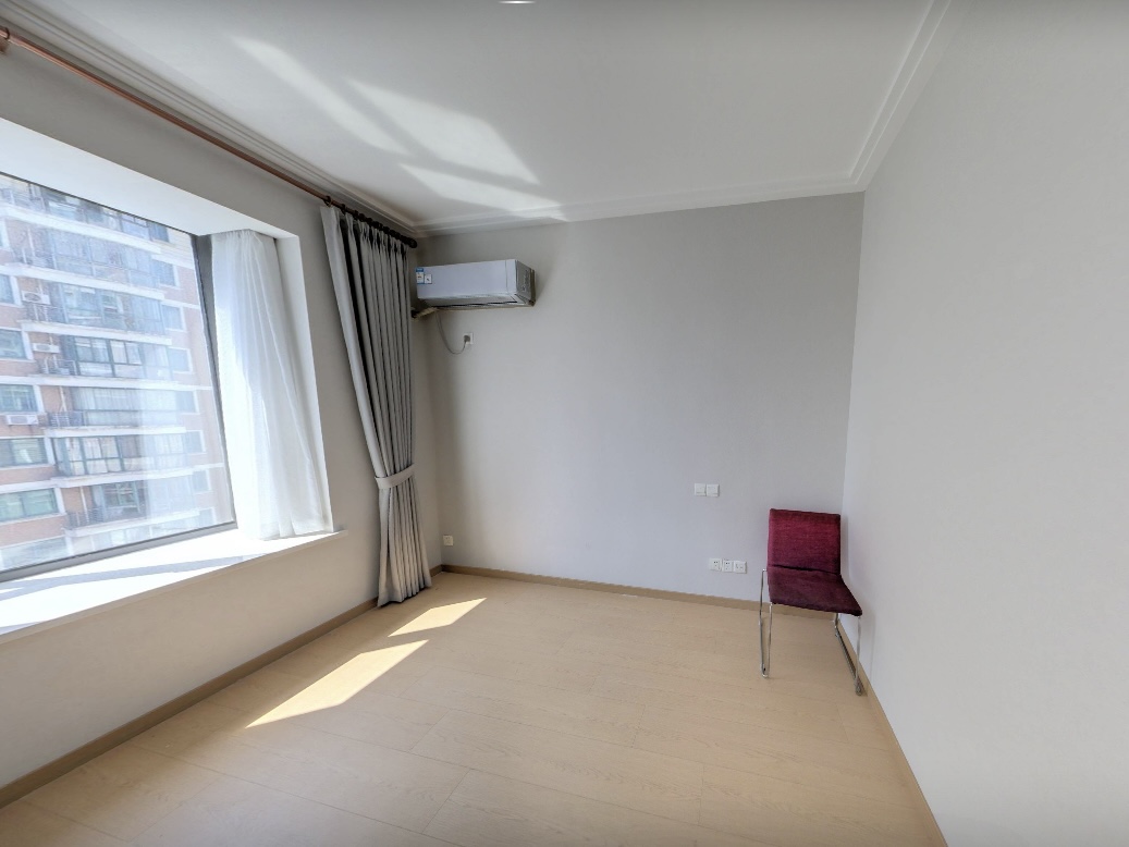 江海皇都私家花园 3室2厅2卫 136.77m&sup2;