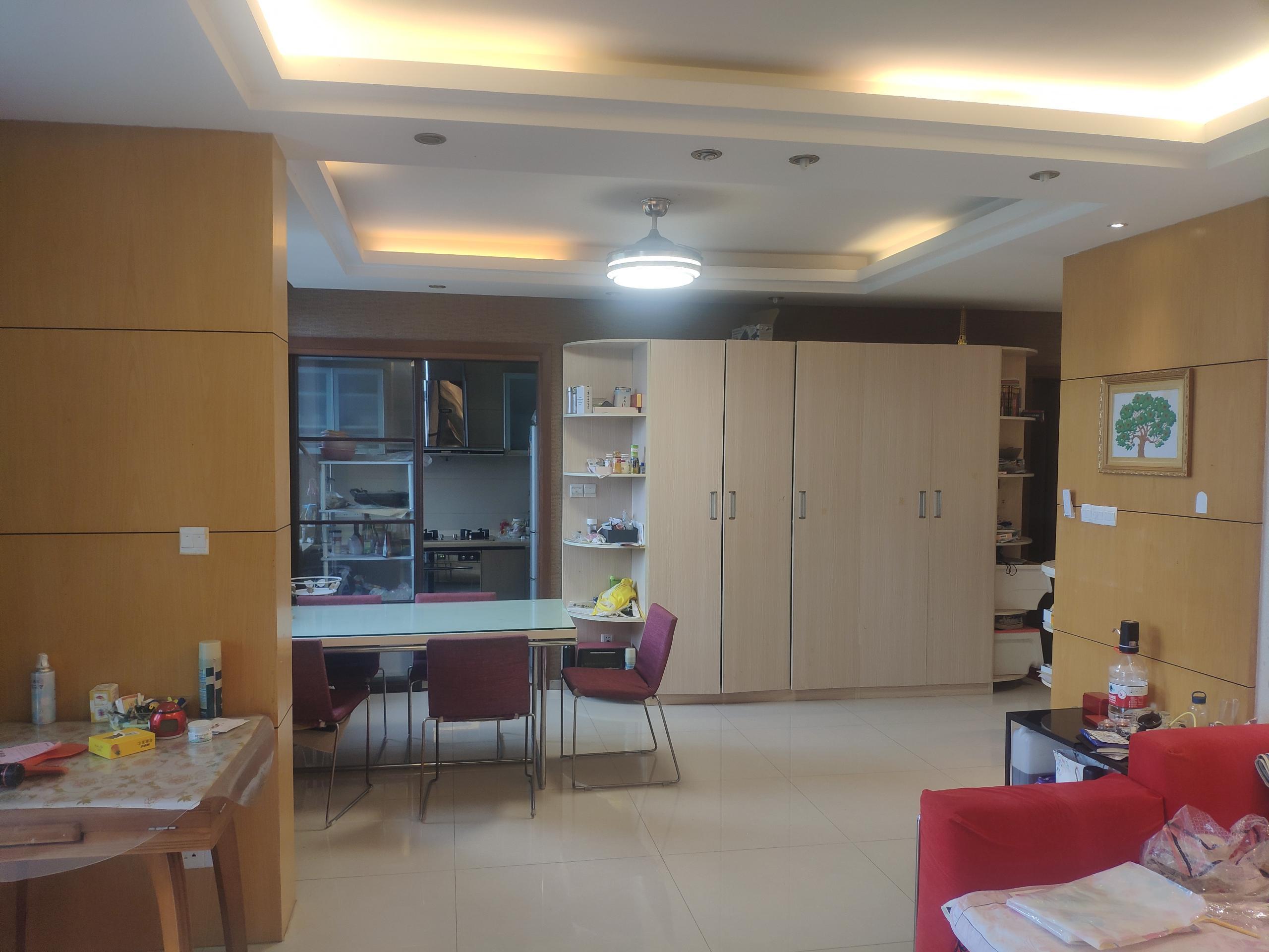 江海皇都私家花园 3室2厅2卫 136.77m&sup2;