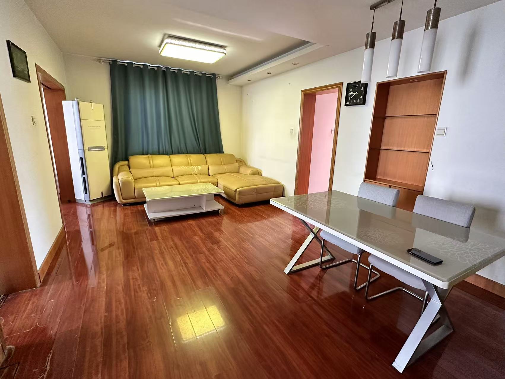 银花苑 3室2厅1卫 96m²