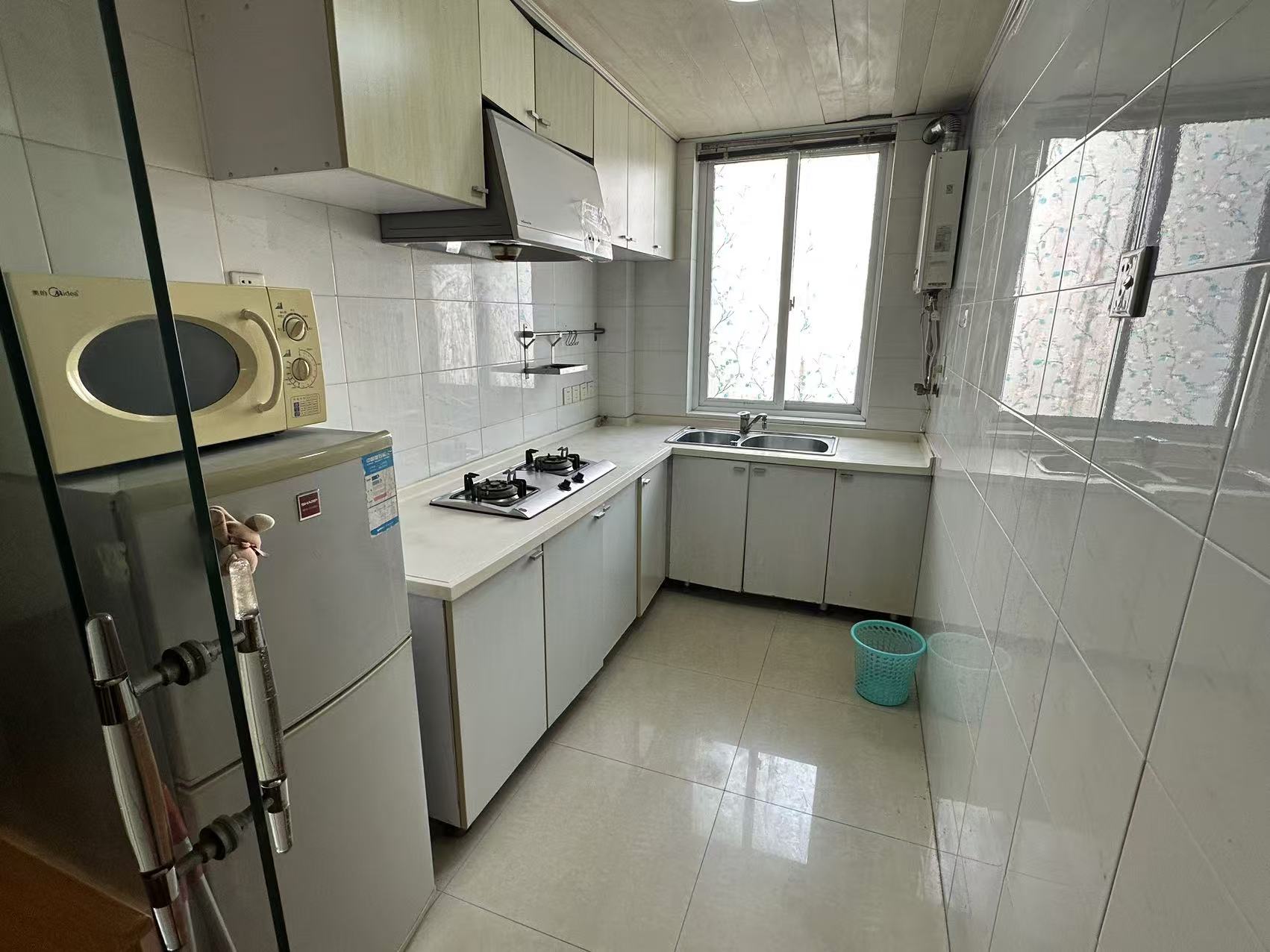 银花苑 3室2厅1卫 96m&sup2;