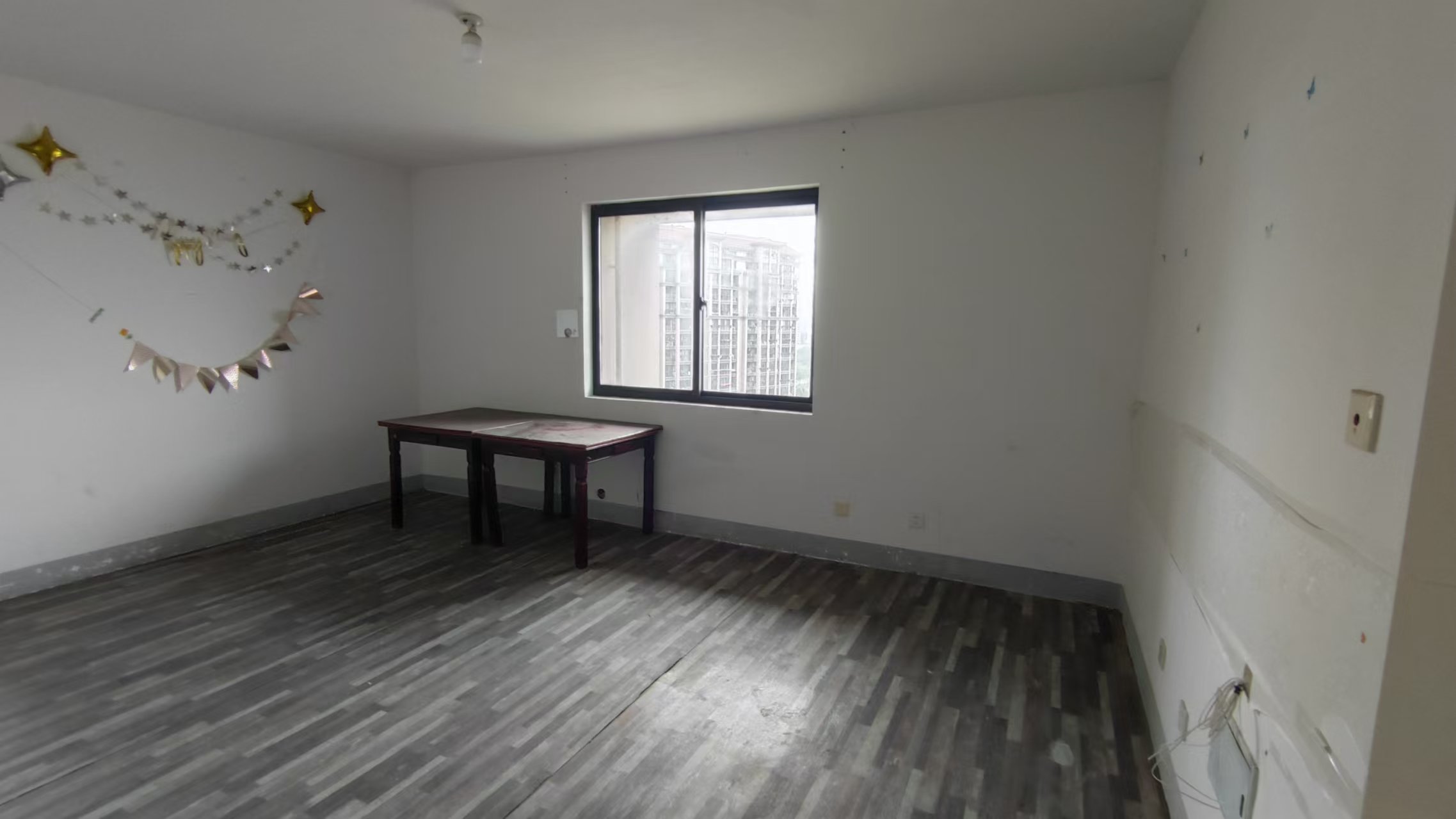 外滩花苑 2室1厅1卫 97.55m²
