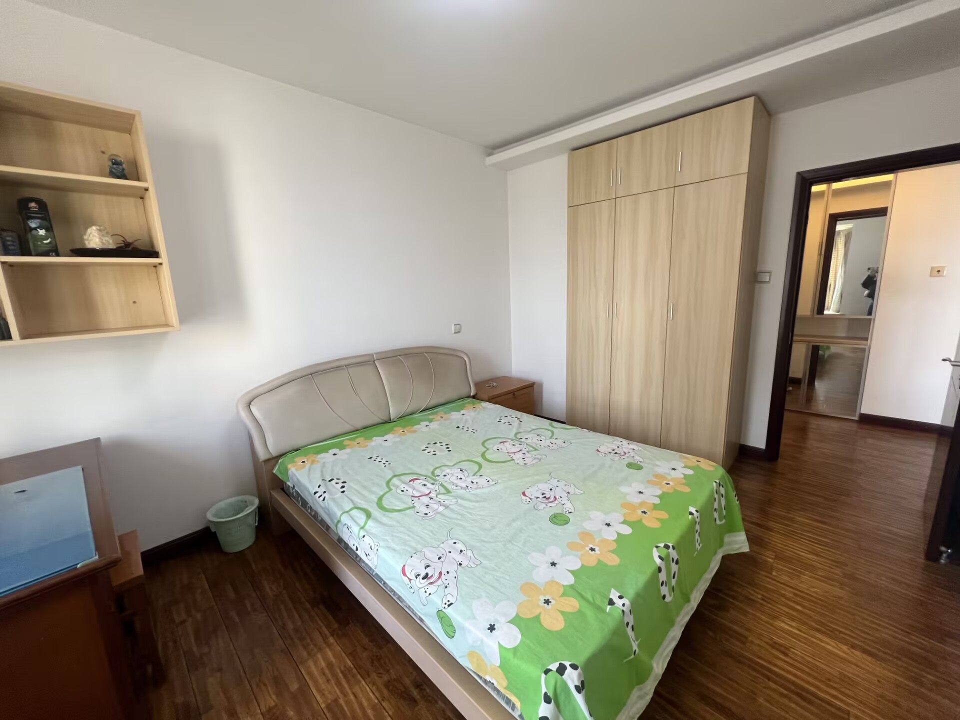 濠滨花园 3室2厅2卫 127.71m&sup2;