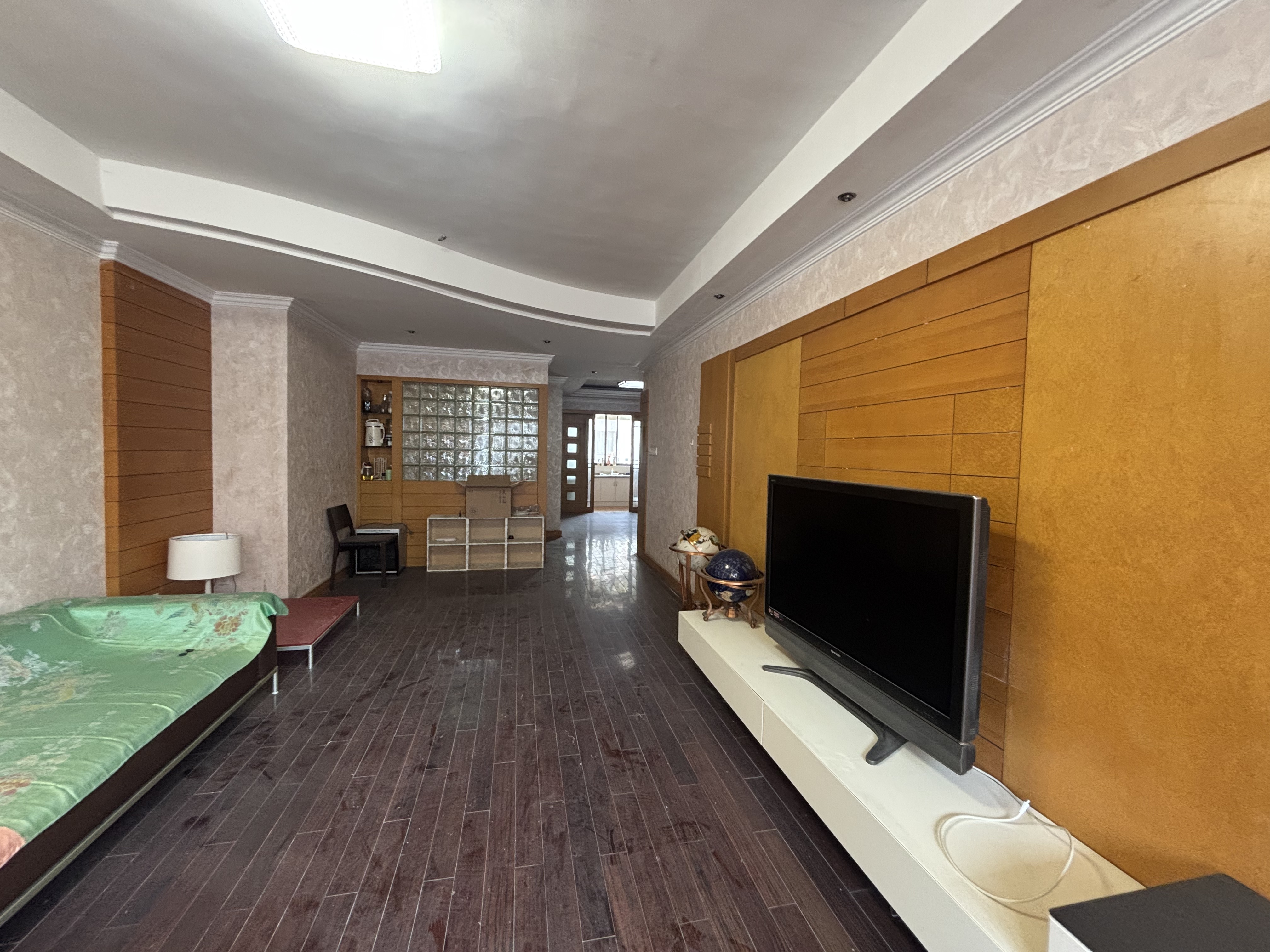 四方花园 4室2厅2卫 165m&sup2;