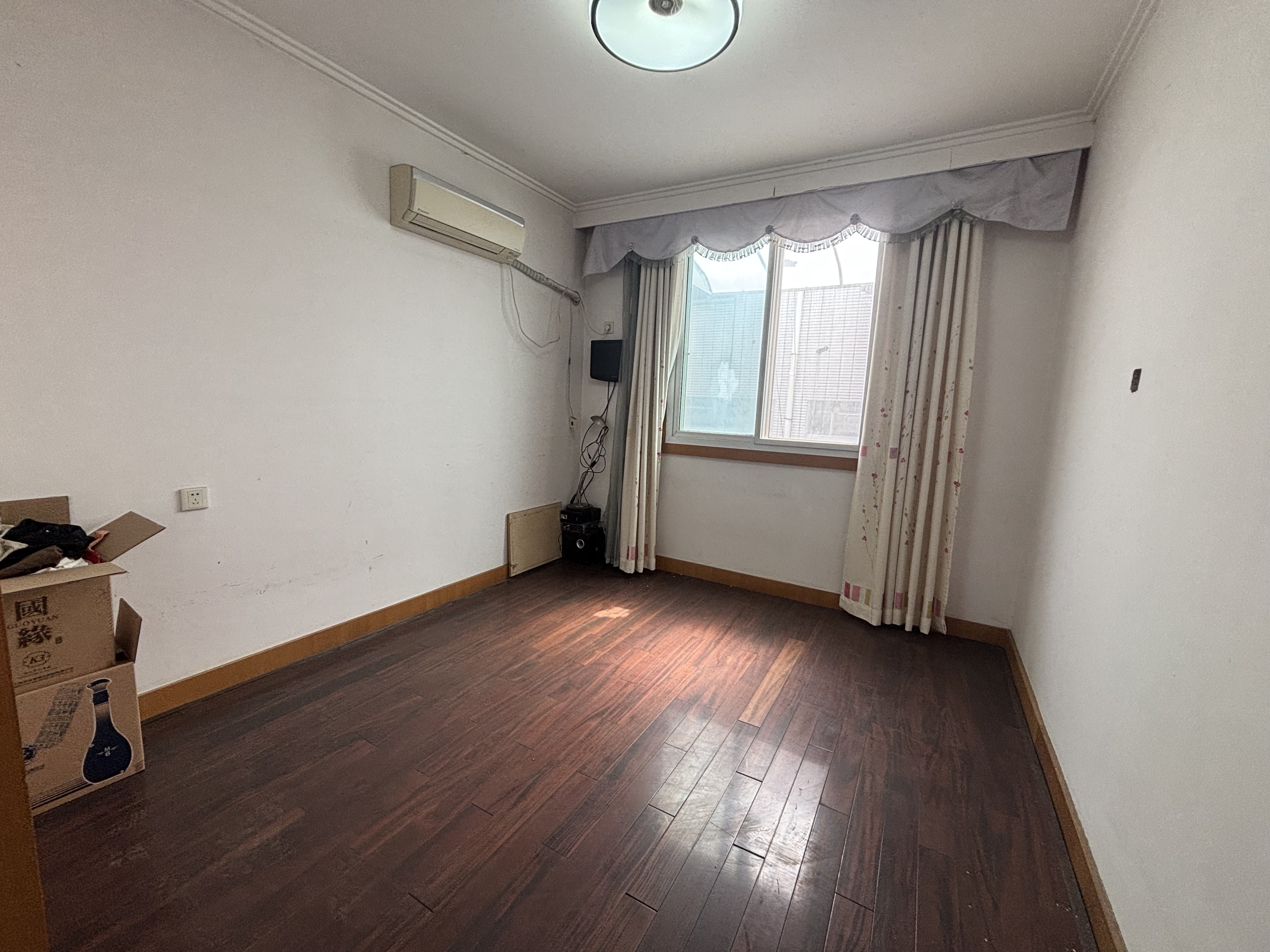 四方花园 4室2厅2卫 165m&sup2;