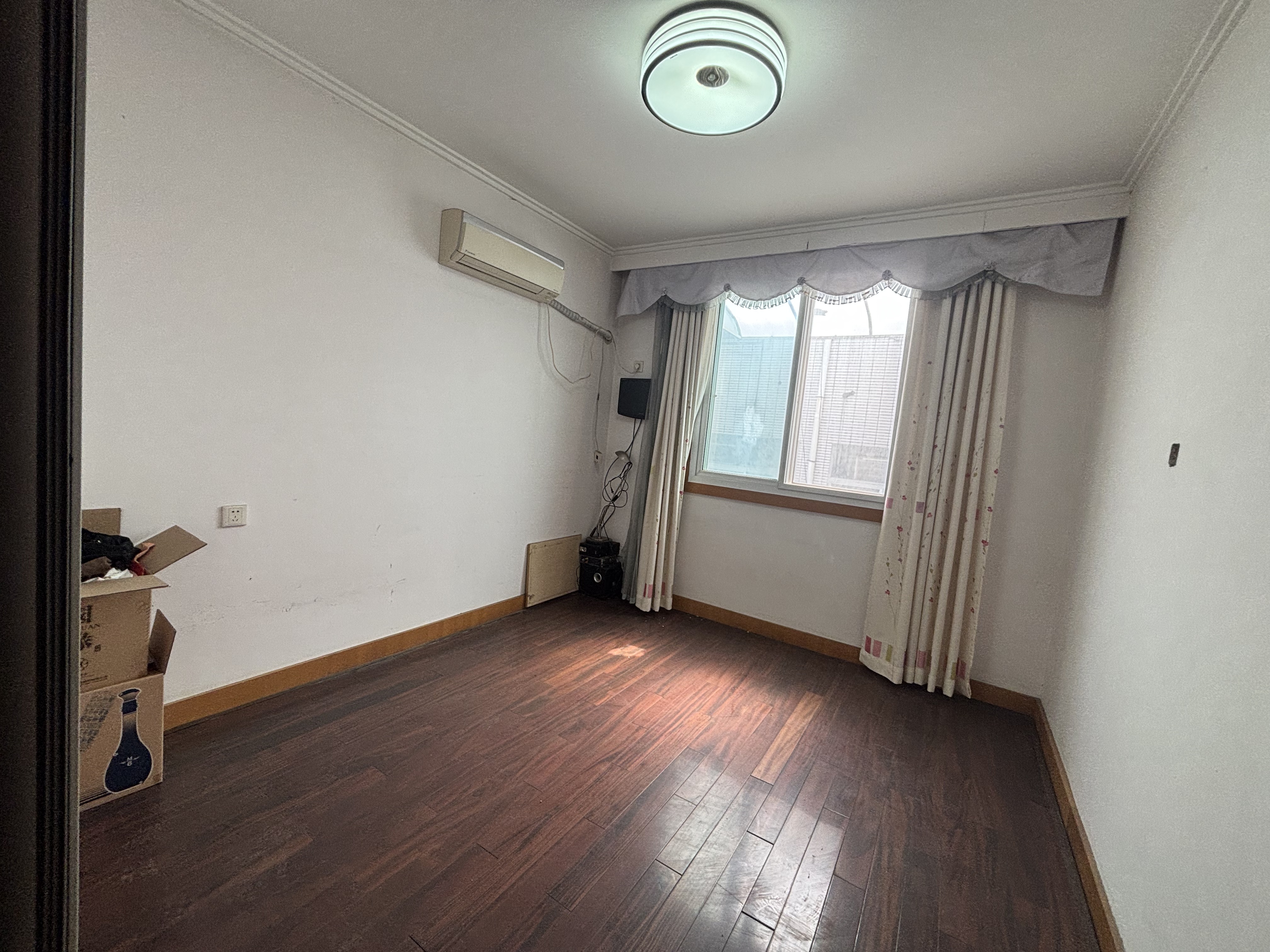 四方花园 4室2厅2卫 165m&sup2;