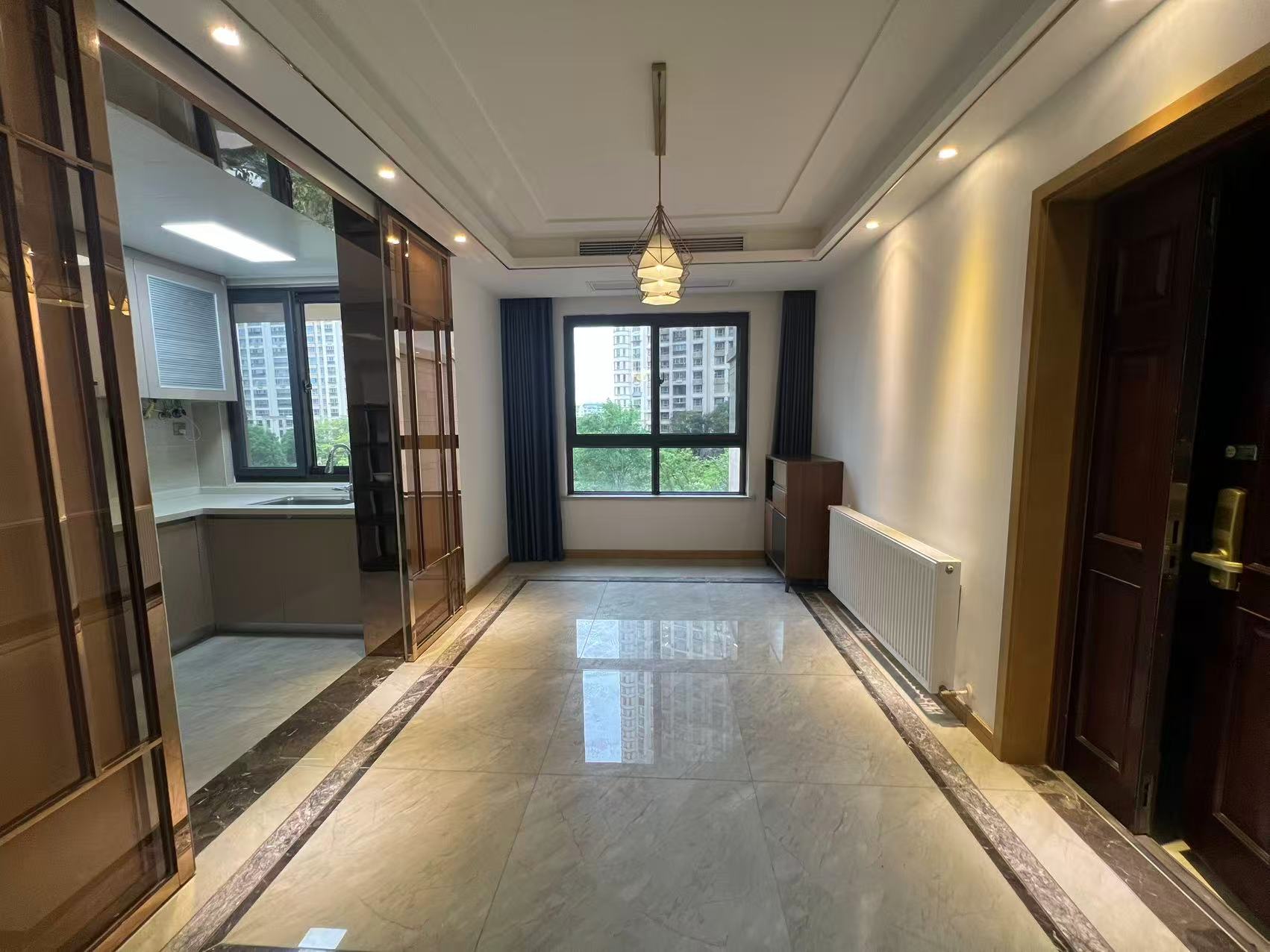 中南世纪花城三期 3室2厅2卫 124.65m²