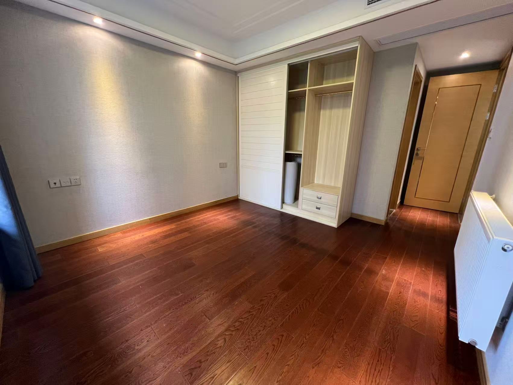 中南世纪花城三期 3室2厅2卫 124.65m&sup2;