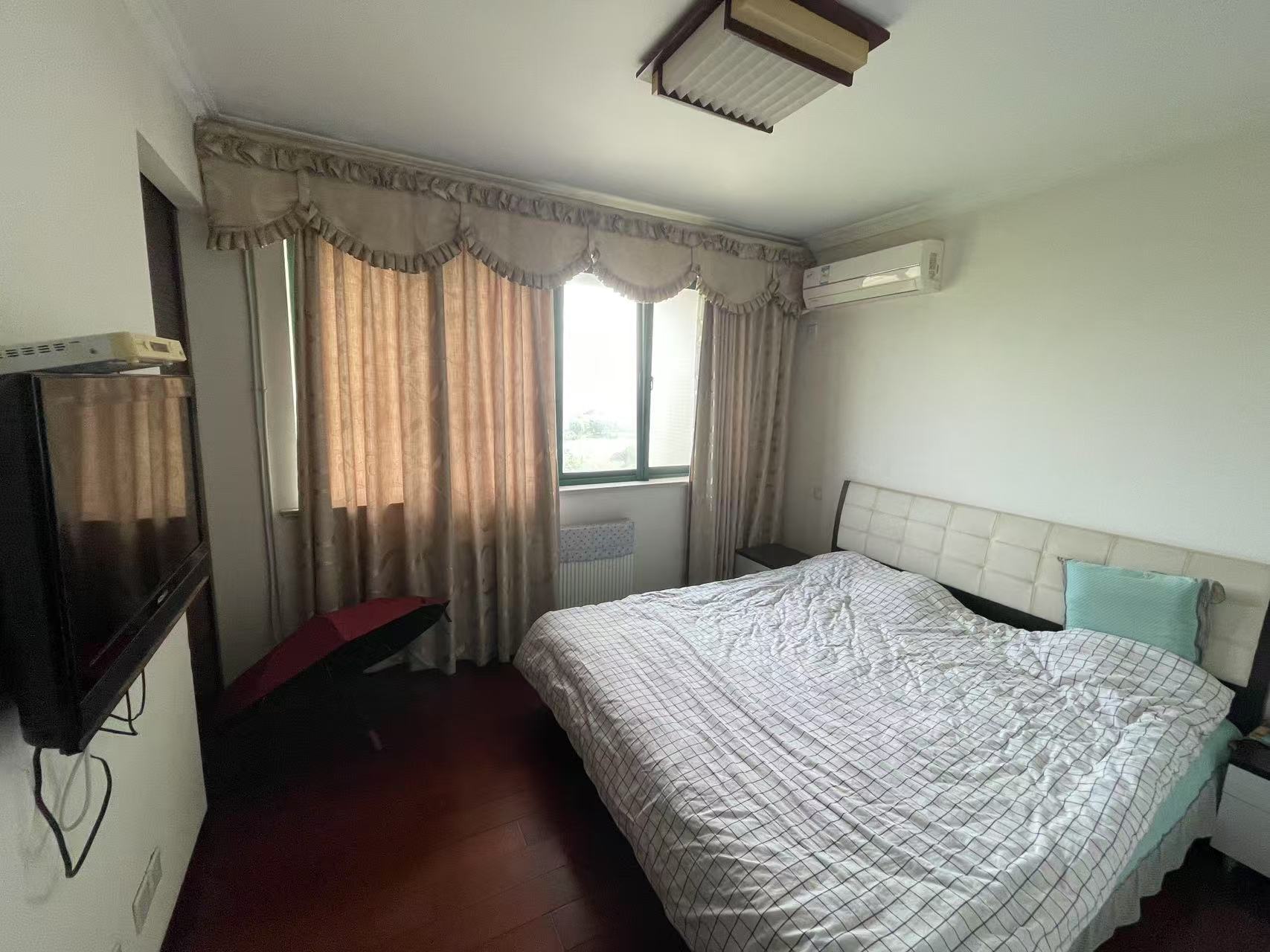 凤凰莱茵苑 3室2厅2卫 156.59m&sup2;