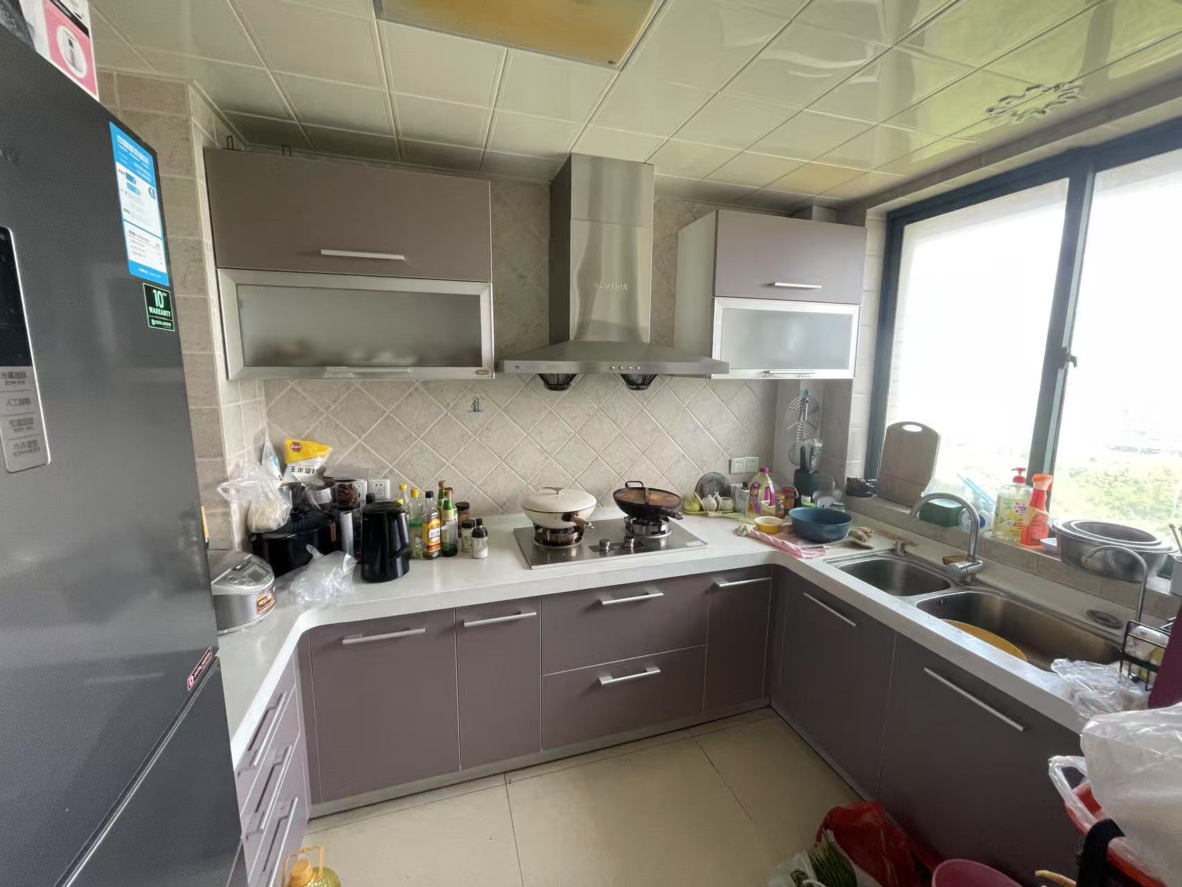 凤凰莱茵苑 3室2厅2卫 156.59m&sup2;