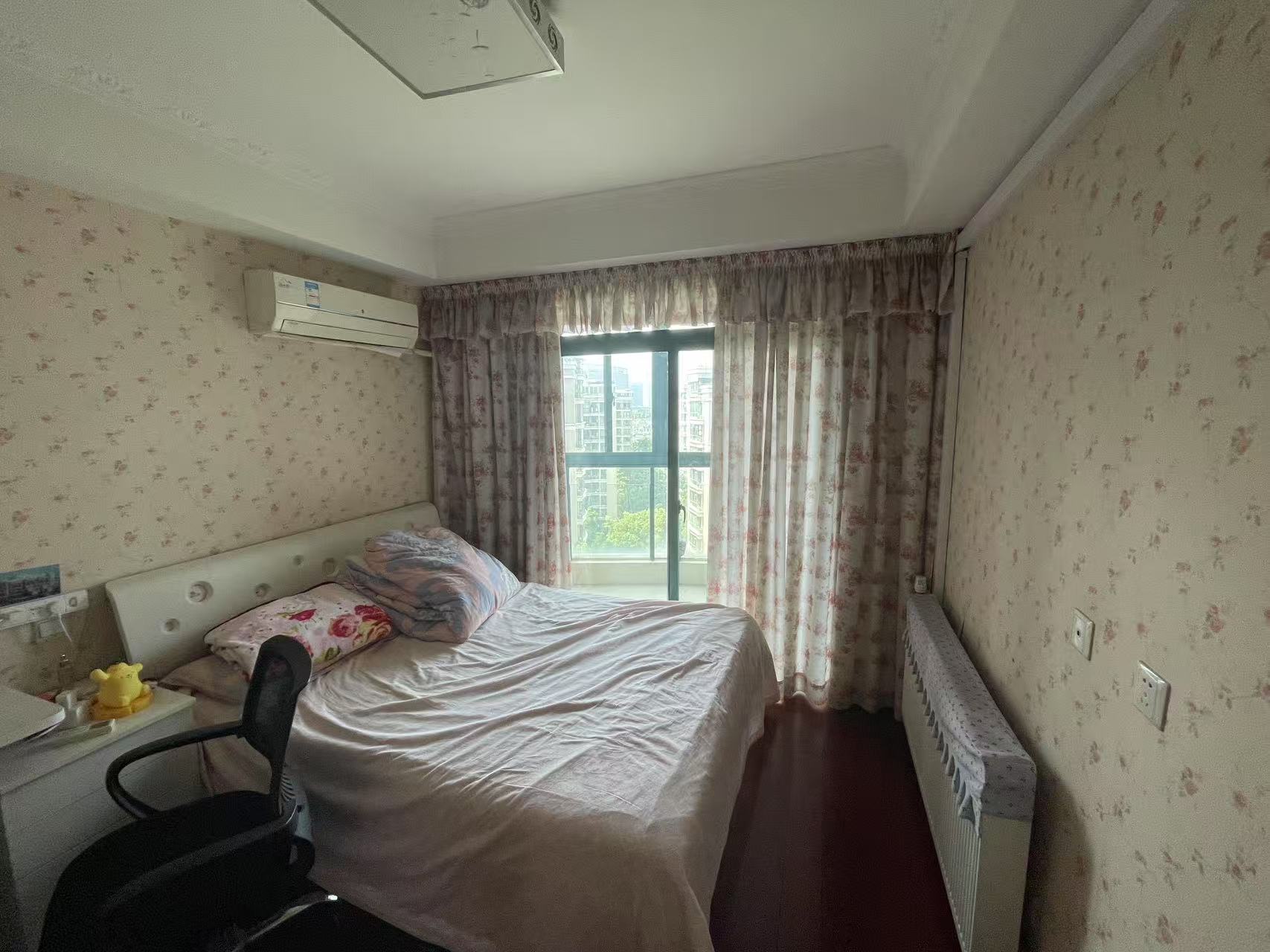 凤凰莱茵苑 3室2厅2卫 156.59m&sup2;