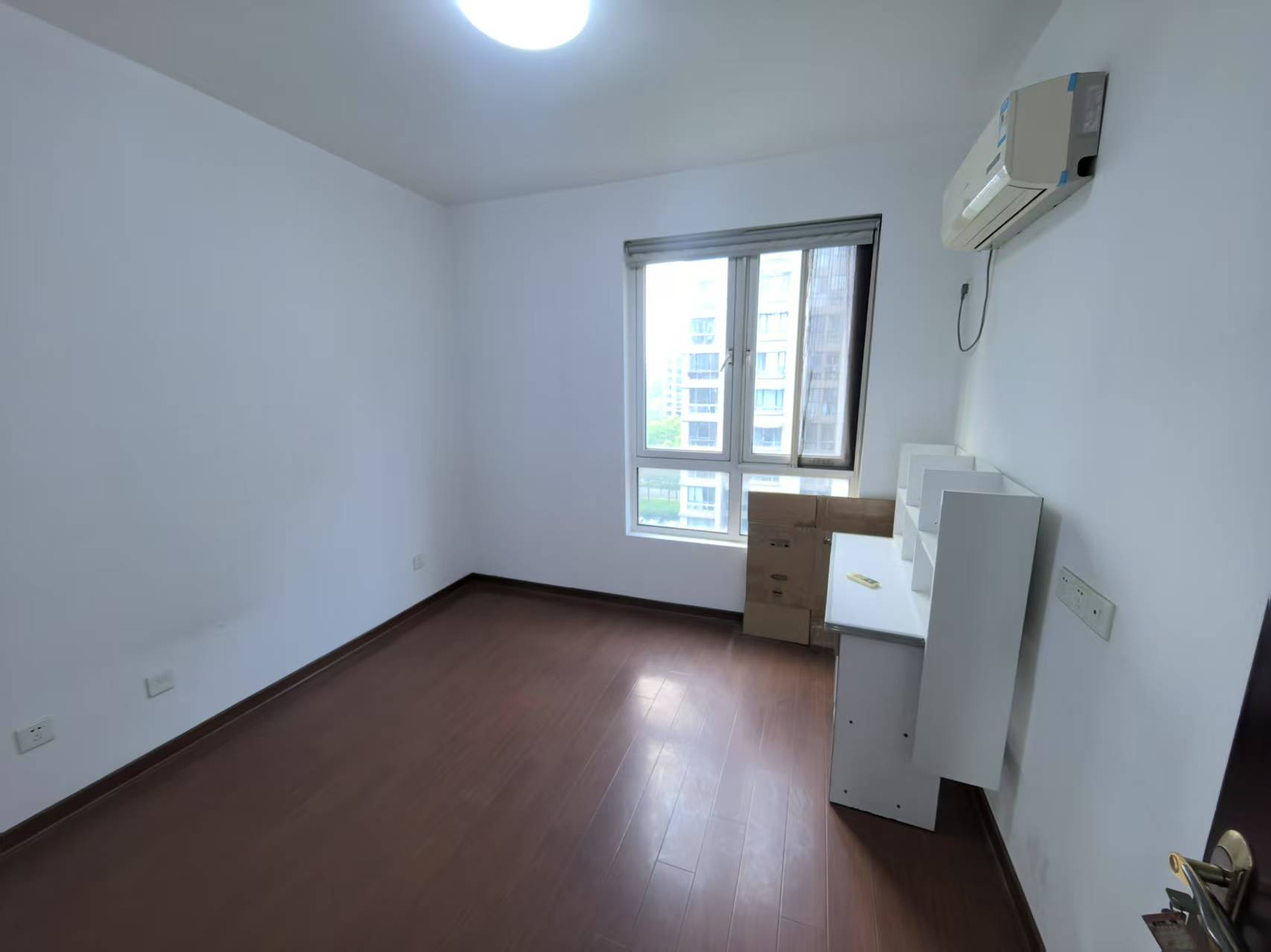 城市嘉苑 4室2厅1卫 136.00m&sup2;