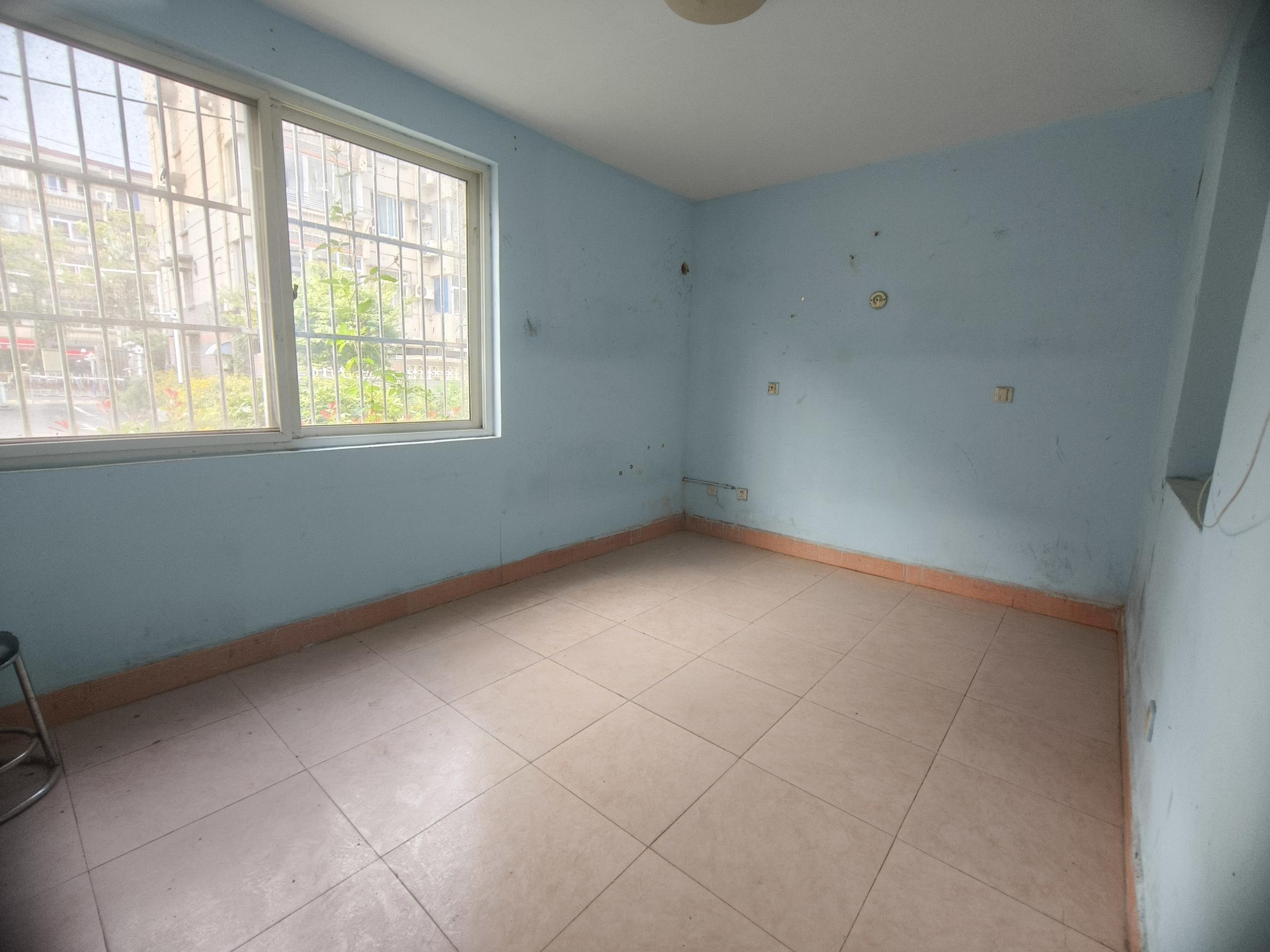 易家桥新村 3室1厅1卫 51.72m&sup2;
