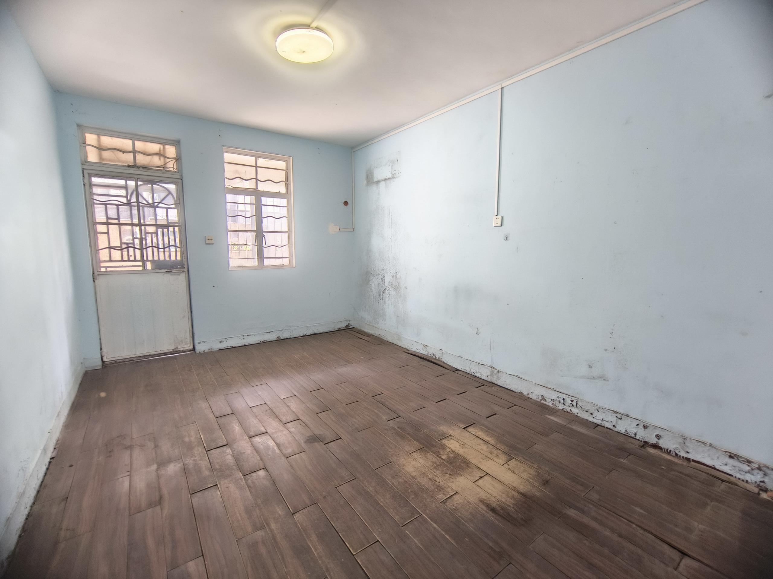 易家桥新村 3室1厅1卫 51.72m²