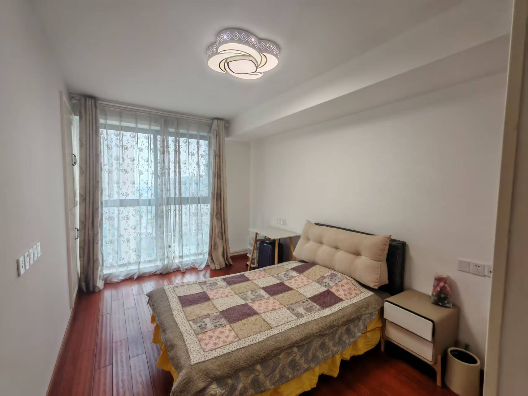 万达华府 3室2厅1卫 107m&sup2;