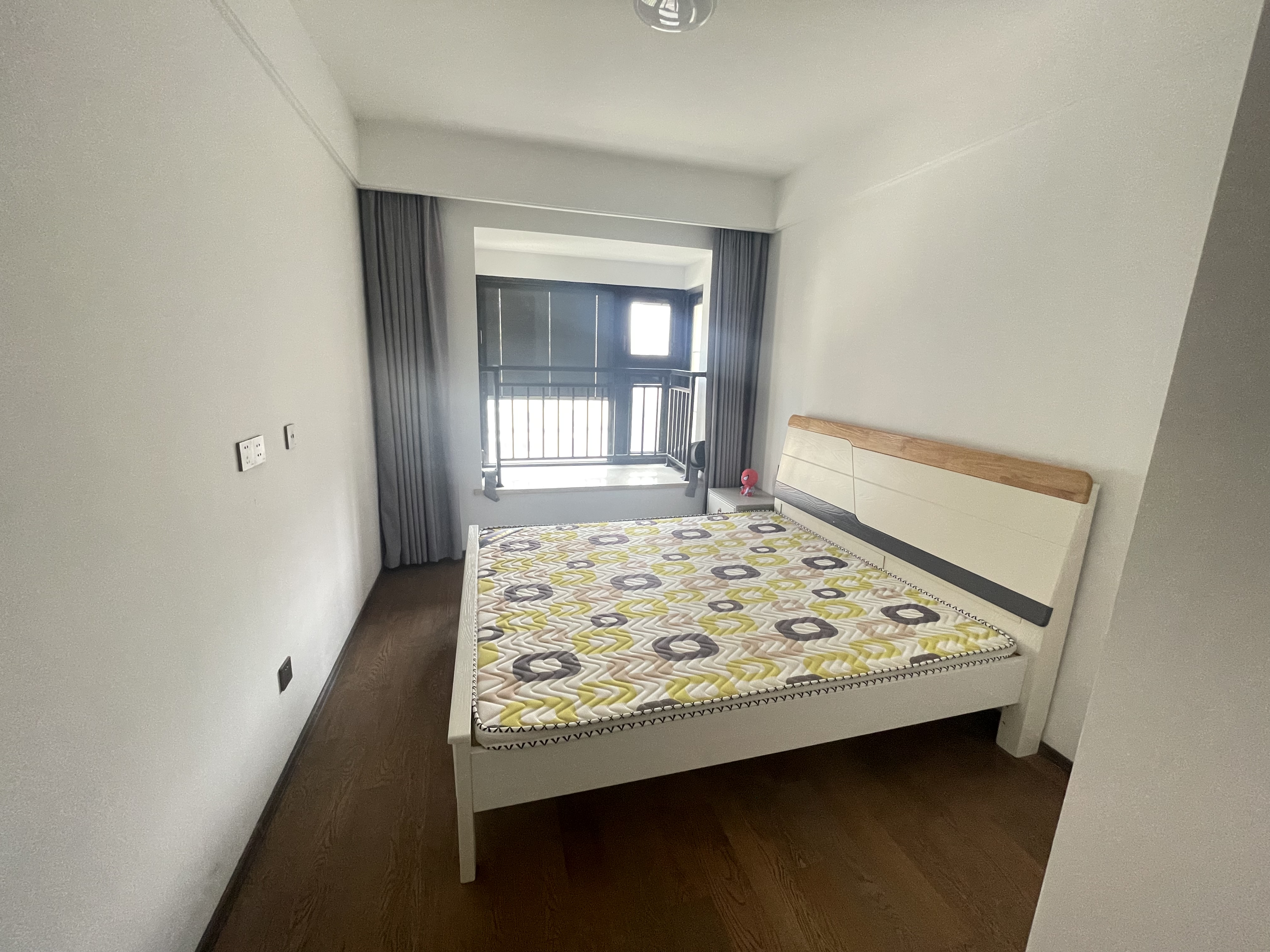 春风南岸东园 4室2厅2卫 136.00m&sup2;