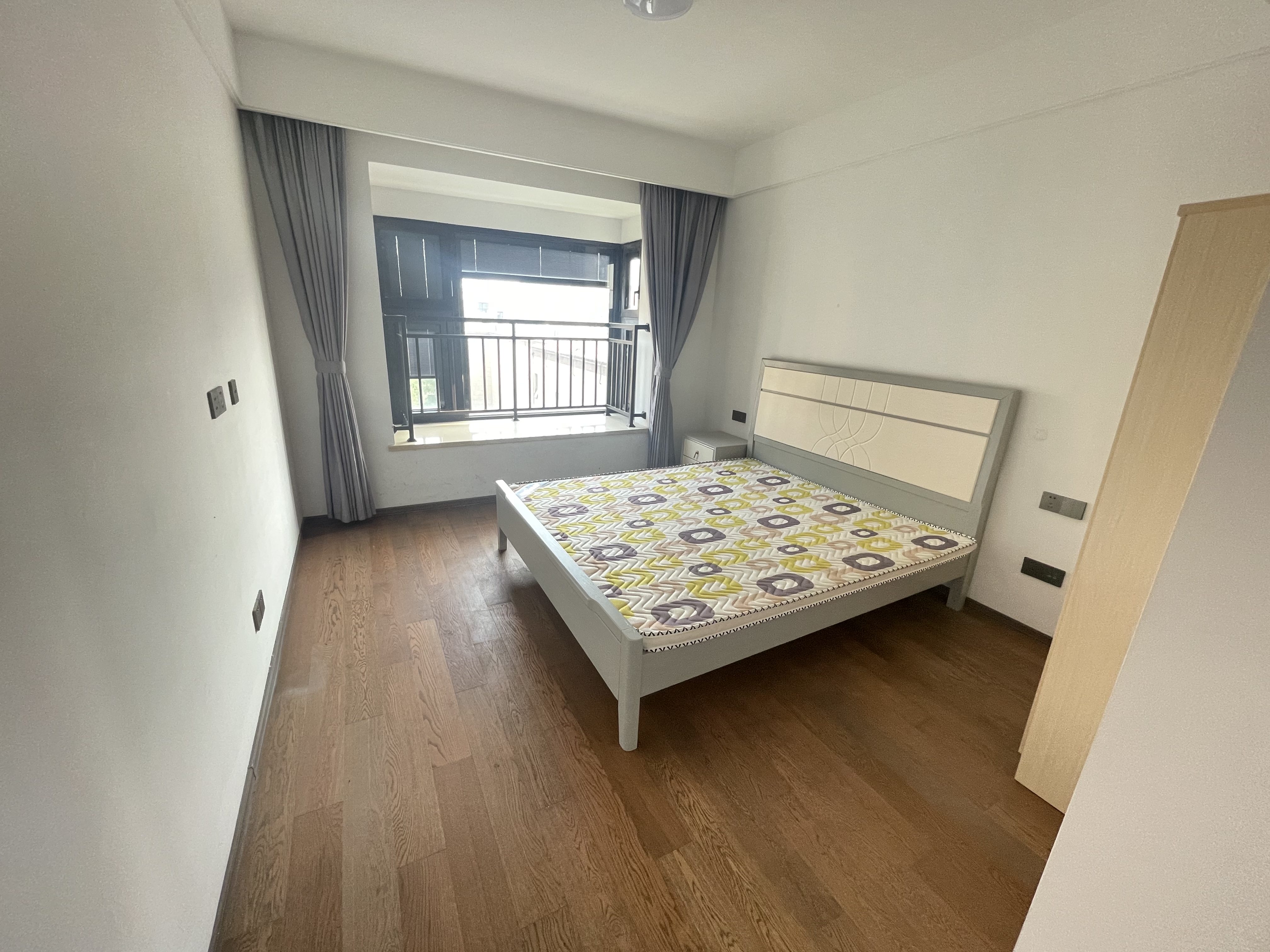 春风南岸东园 4室2厅2卫 136.00m&sup2;