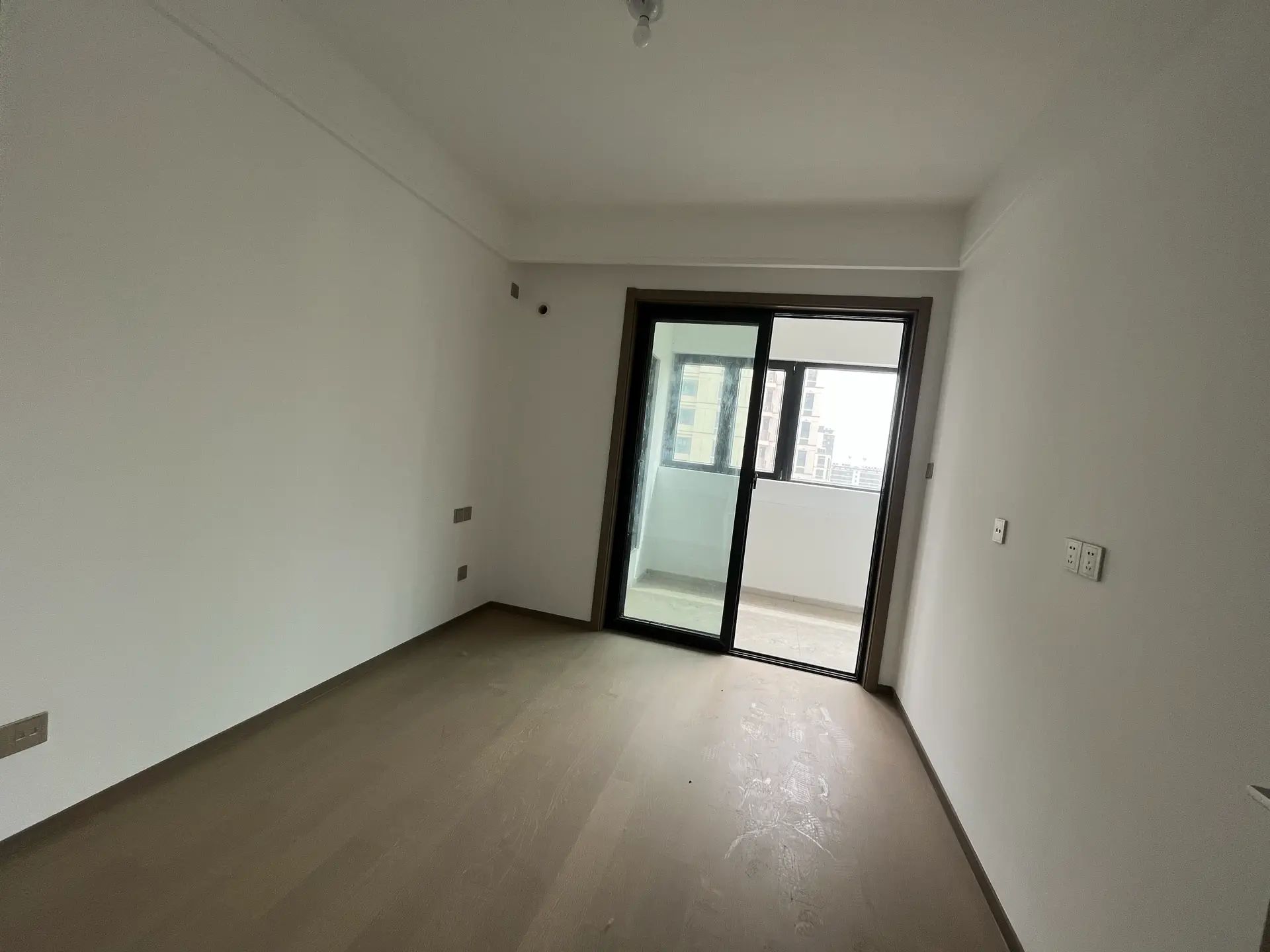华禧铭苑 3室1厅1卫 102m&sup2;