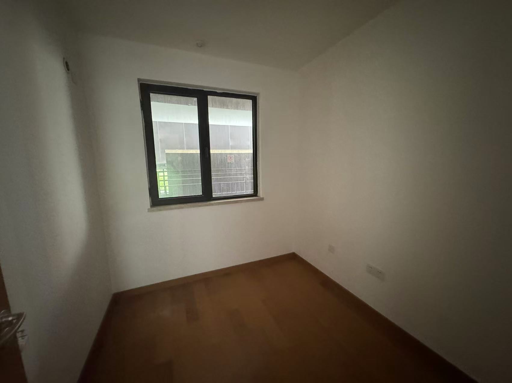 绿地新里城 3室1厅1卫 91m&sup2;