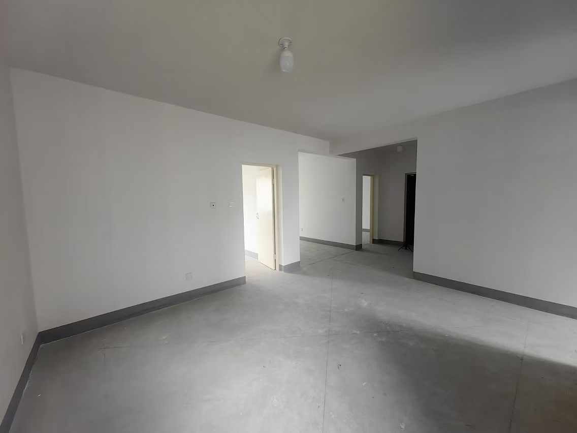 兴石花园 3室2厅1卫 106m&sup2;