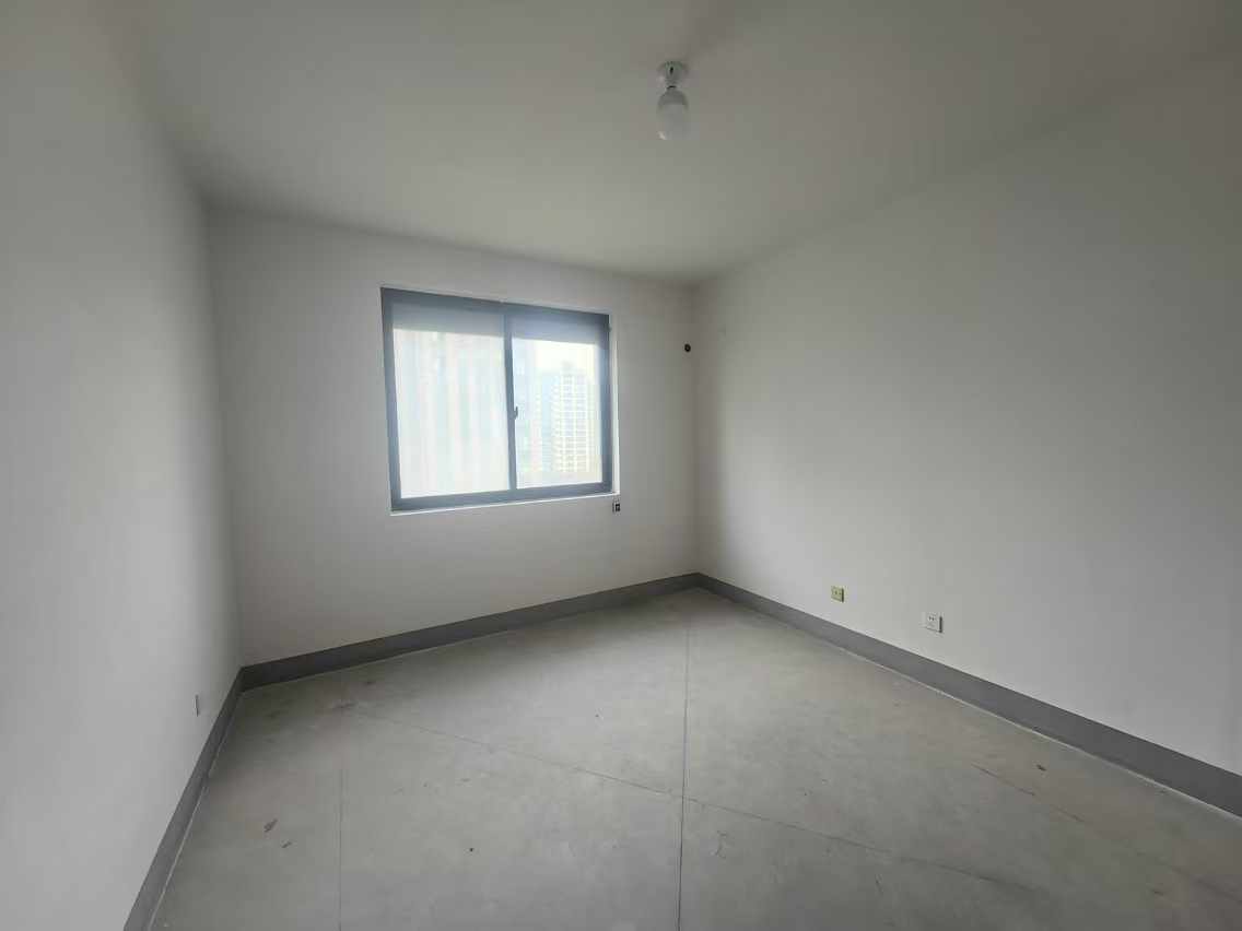 兴石花园 3室2厅1卫 106m&sup2;