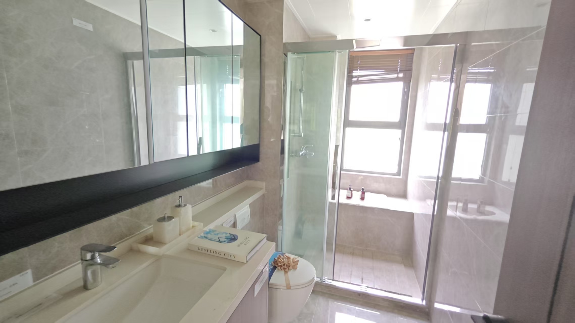 北纬31度 4室2厅2卫 133m&sup2;