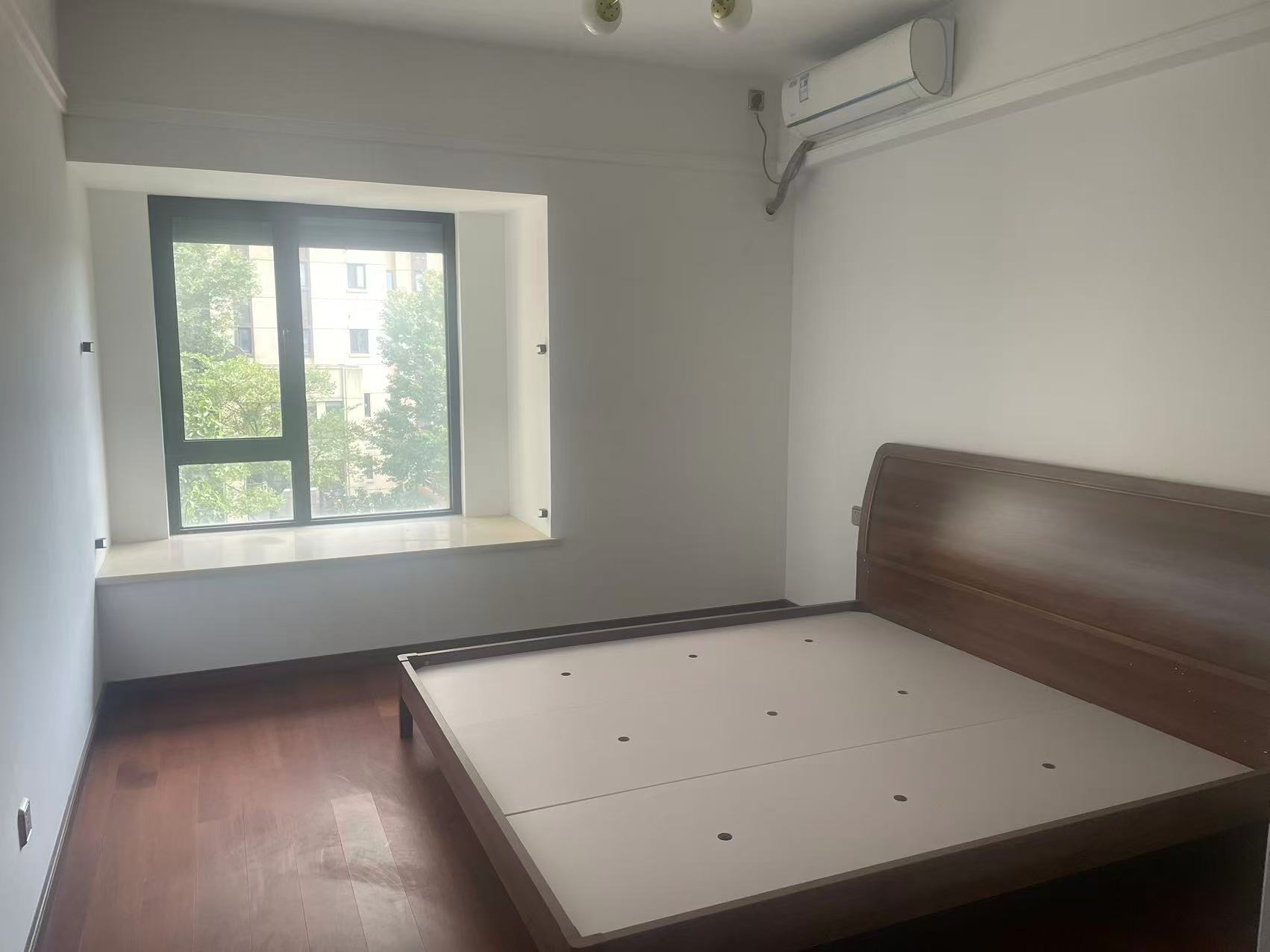 万科城市之光 4室2厅2卫 142m&sup2;