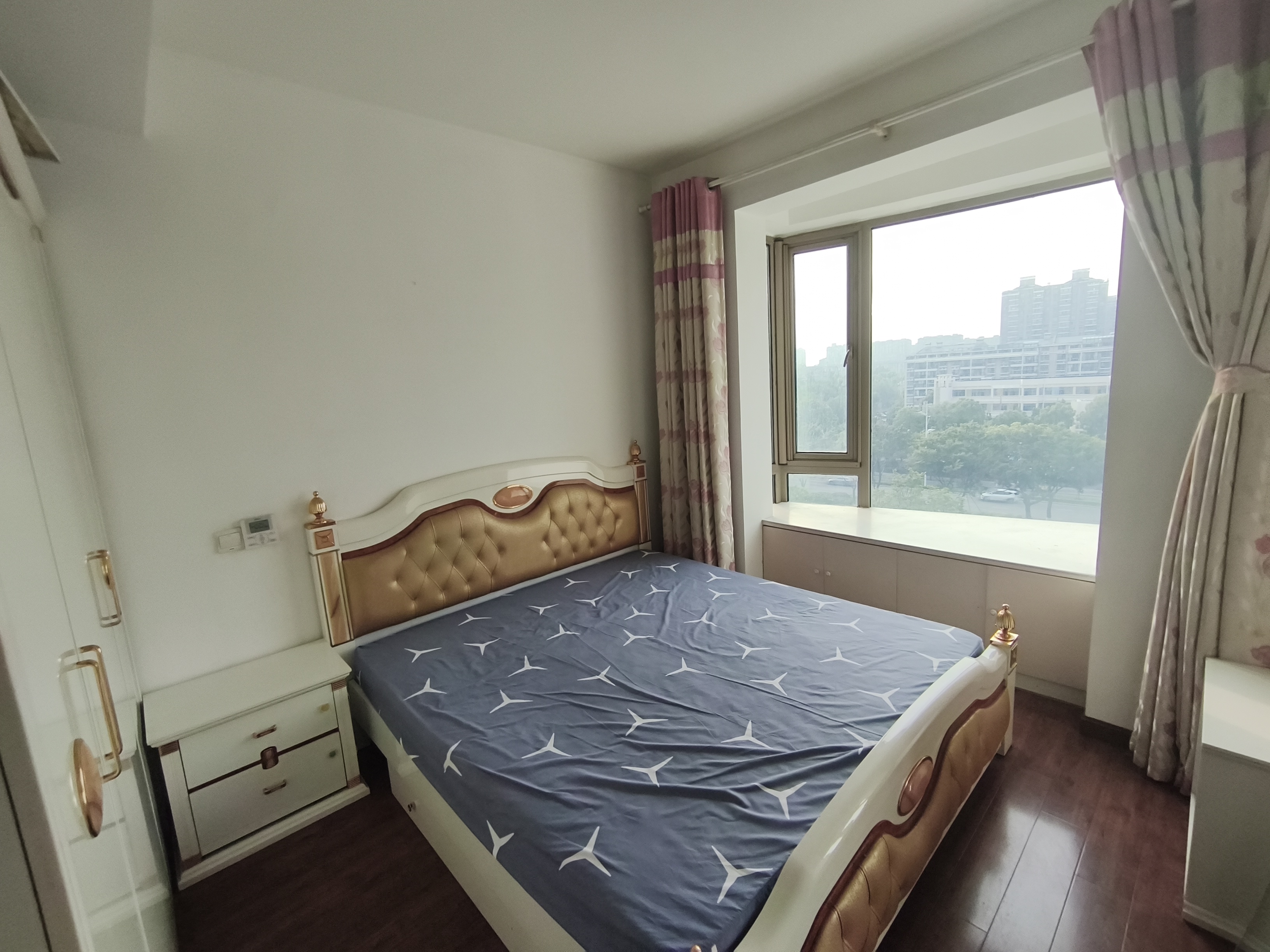 绿城玉兰公寓 3室2厅1卫 122.02m&sup2;