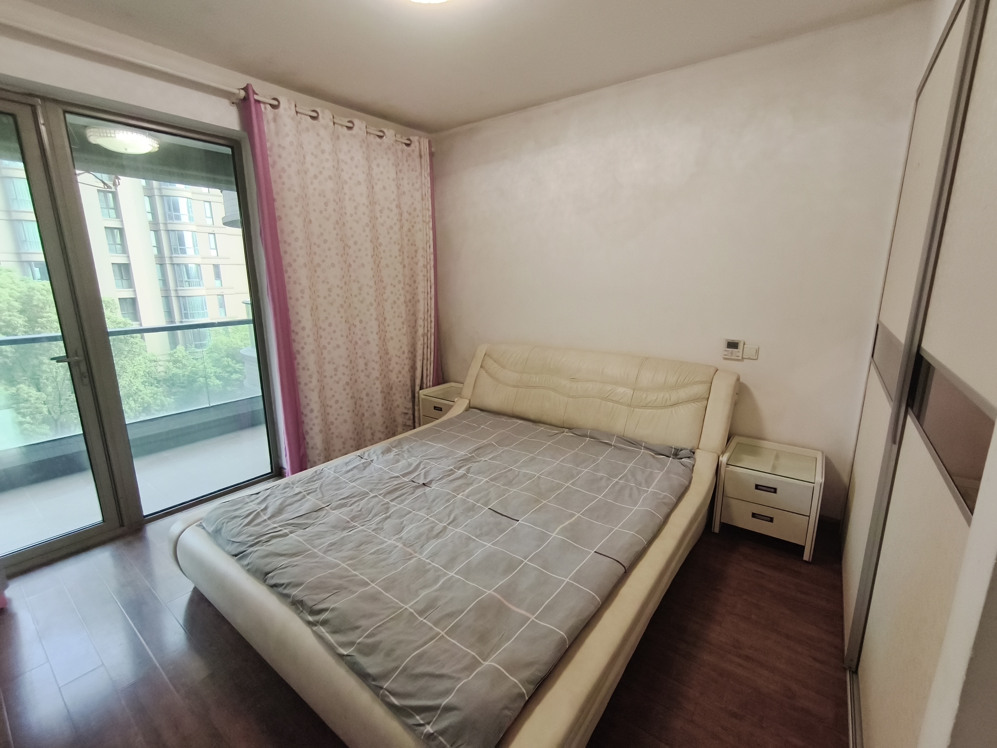 绿城玉兰公寓 3室2厅1卫 122.02m&sup2;