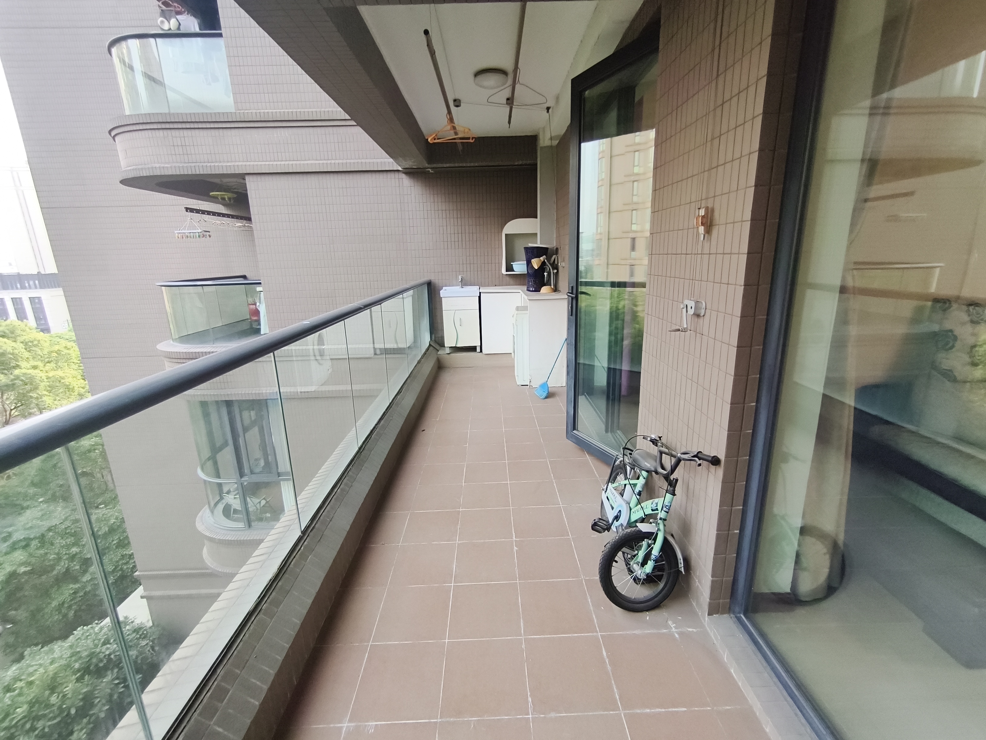 绿城玉兰公寓 3室2厅1卫 122.02m&sup2;