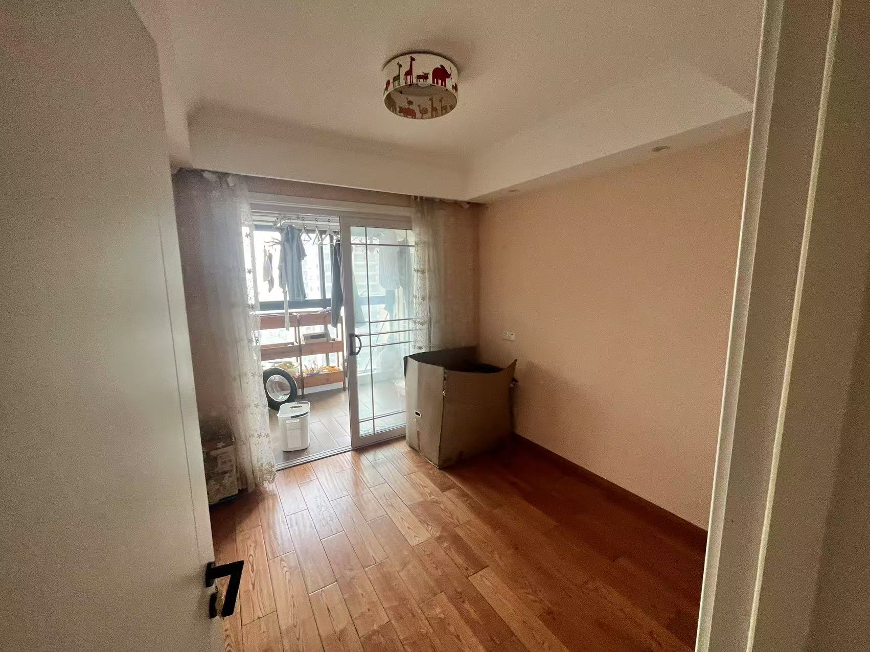 万达华府 4室2厅2卫 142m&sup2;