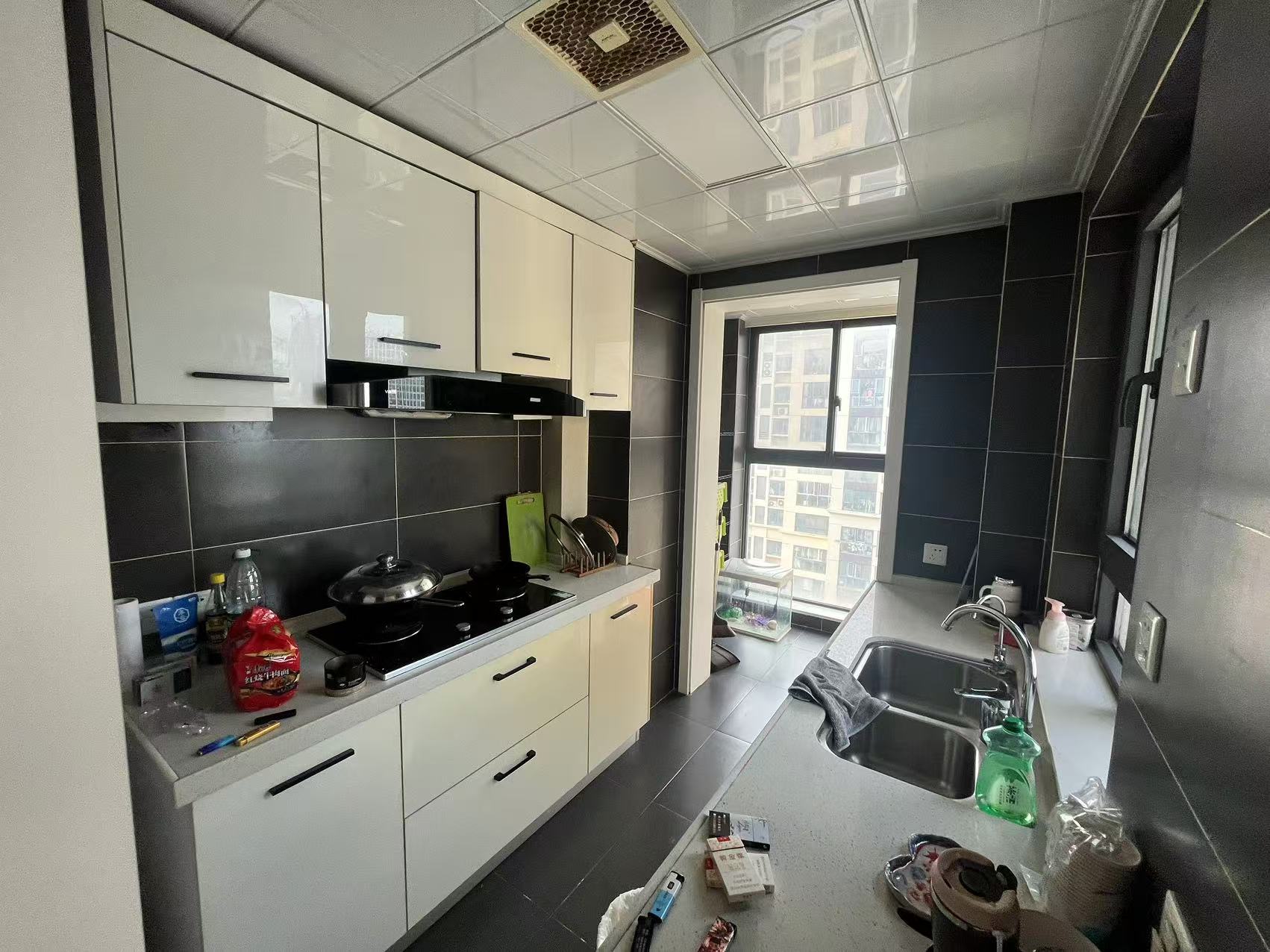 万达华府 4室2厅2卫 142m&sup2;