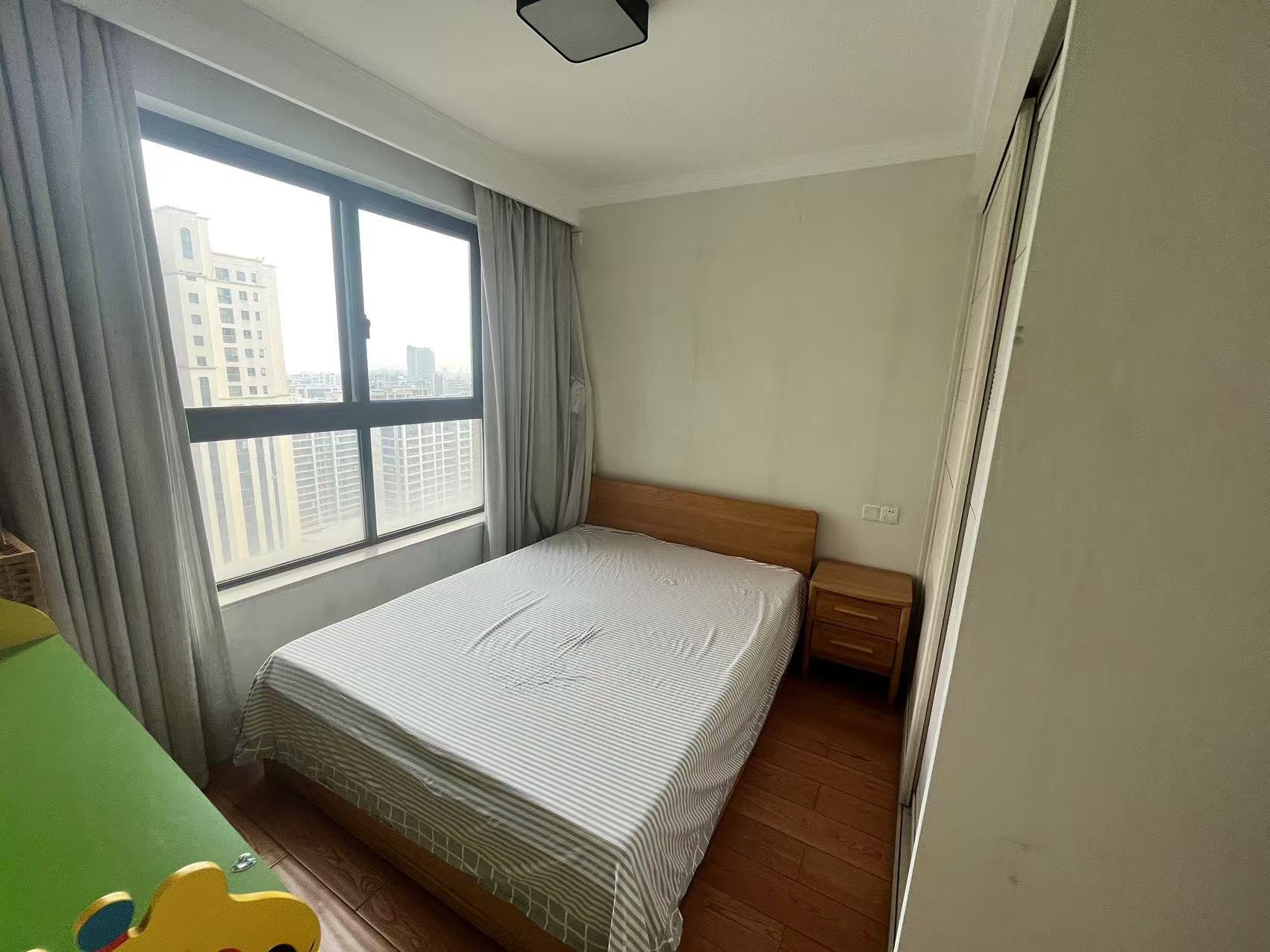 万达华府 4室2厅2卫 142m&sup2;