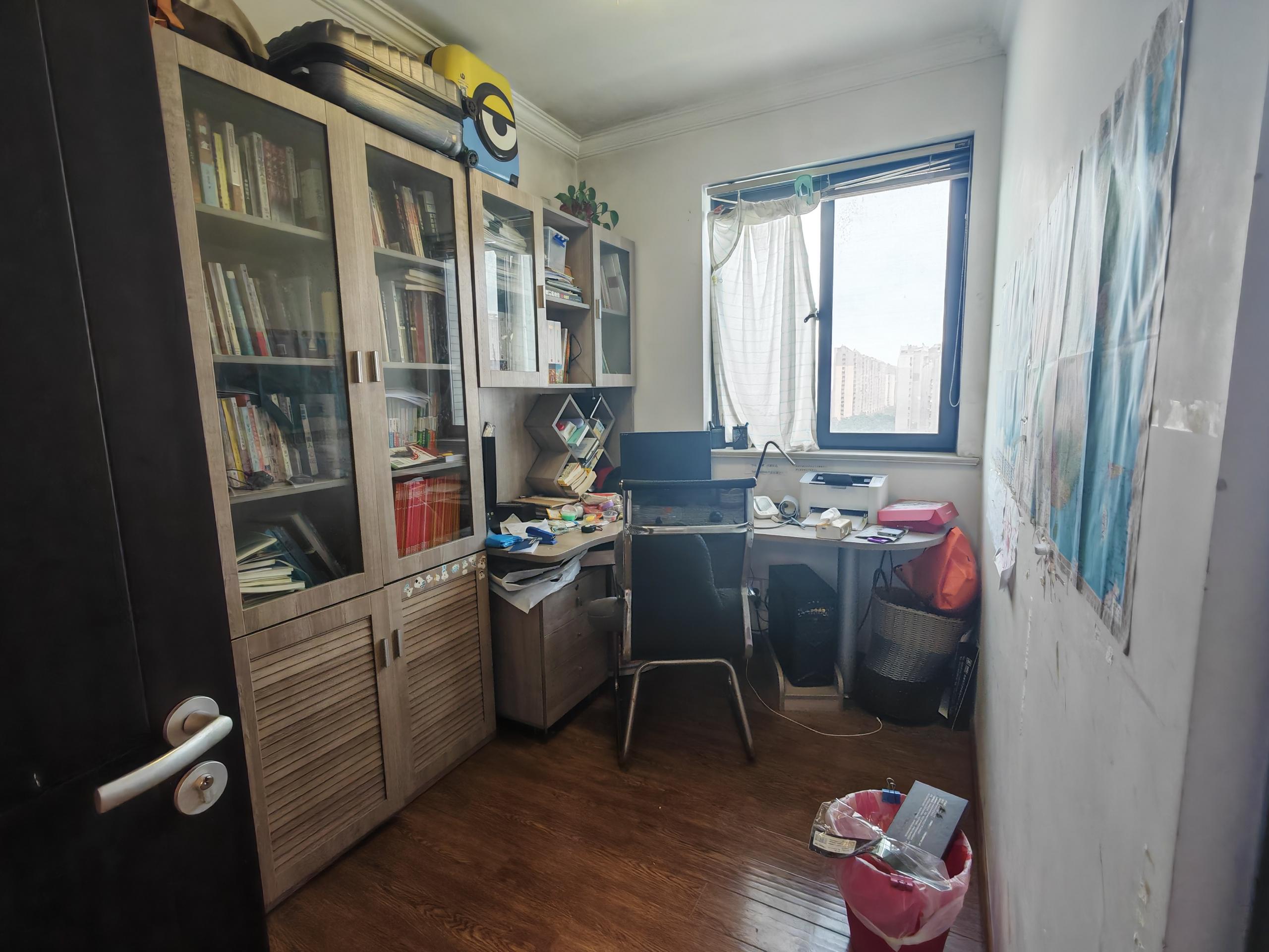 万通城 2室1厅1卫 97.5m&sup2;