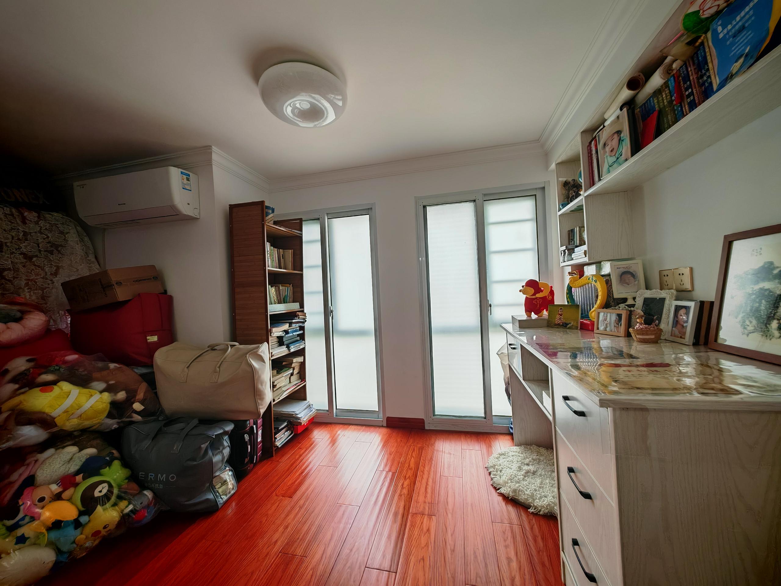 东景国际 3室1厅2卫 68.00m&sup2;