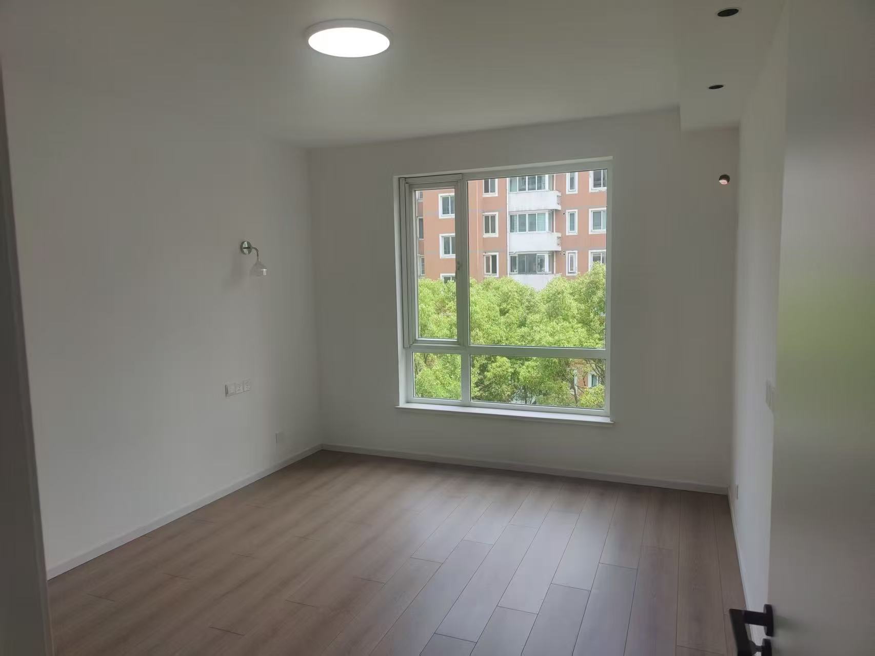天安花园 3室2厅2卫 137.30m&sup2;