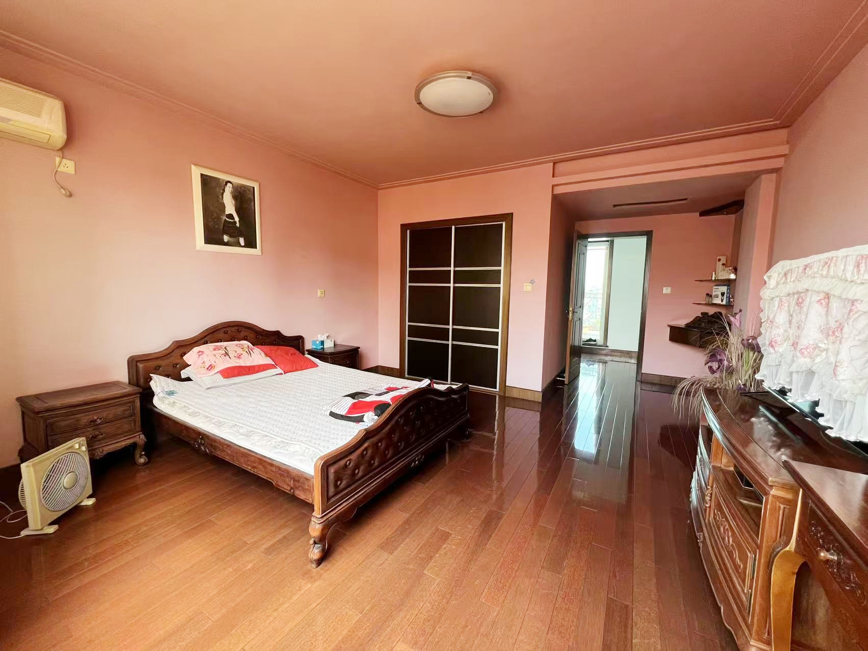 文峰花苑 5室2厅2卫 205.50m&sup2;