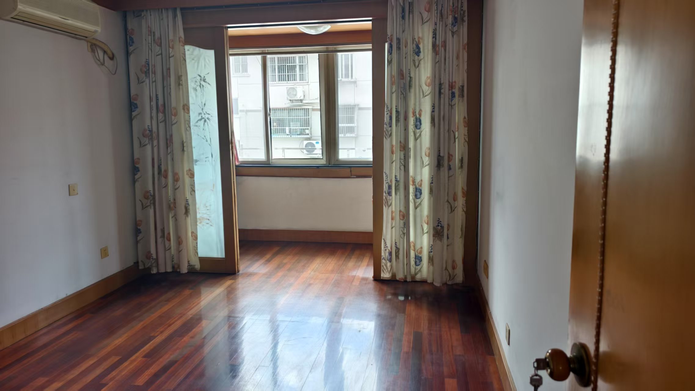 郭里园 3室2厅1卫 129.83m&sup2;