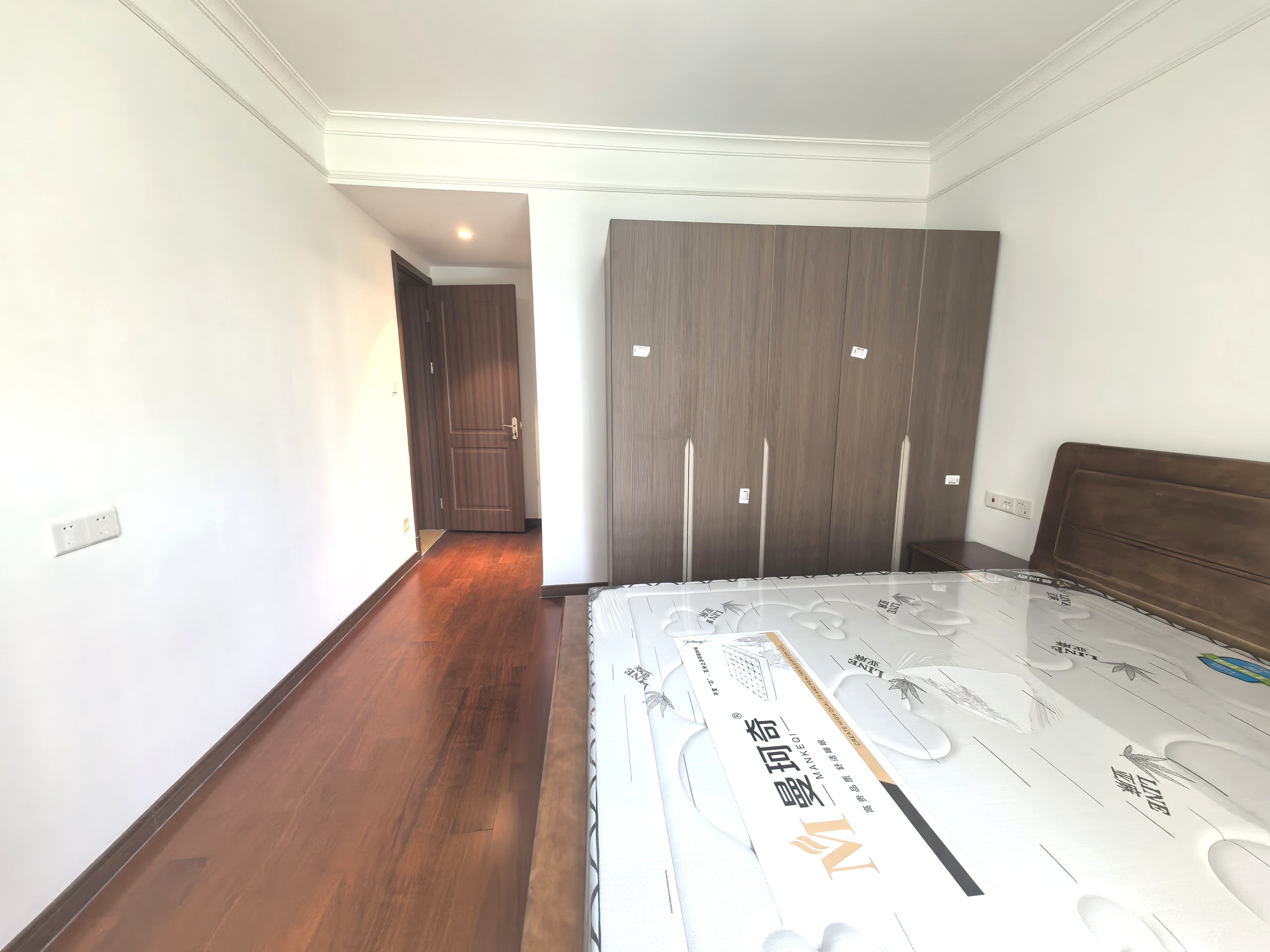 中海碧林湾 4室2厅2卫 128.42m&sup2;