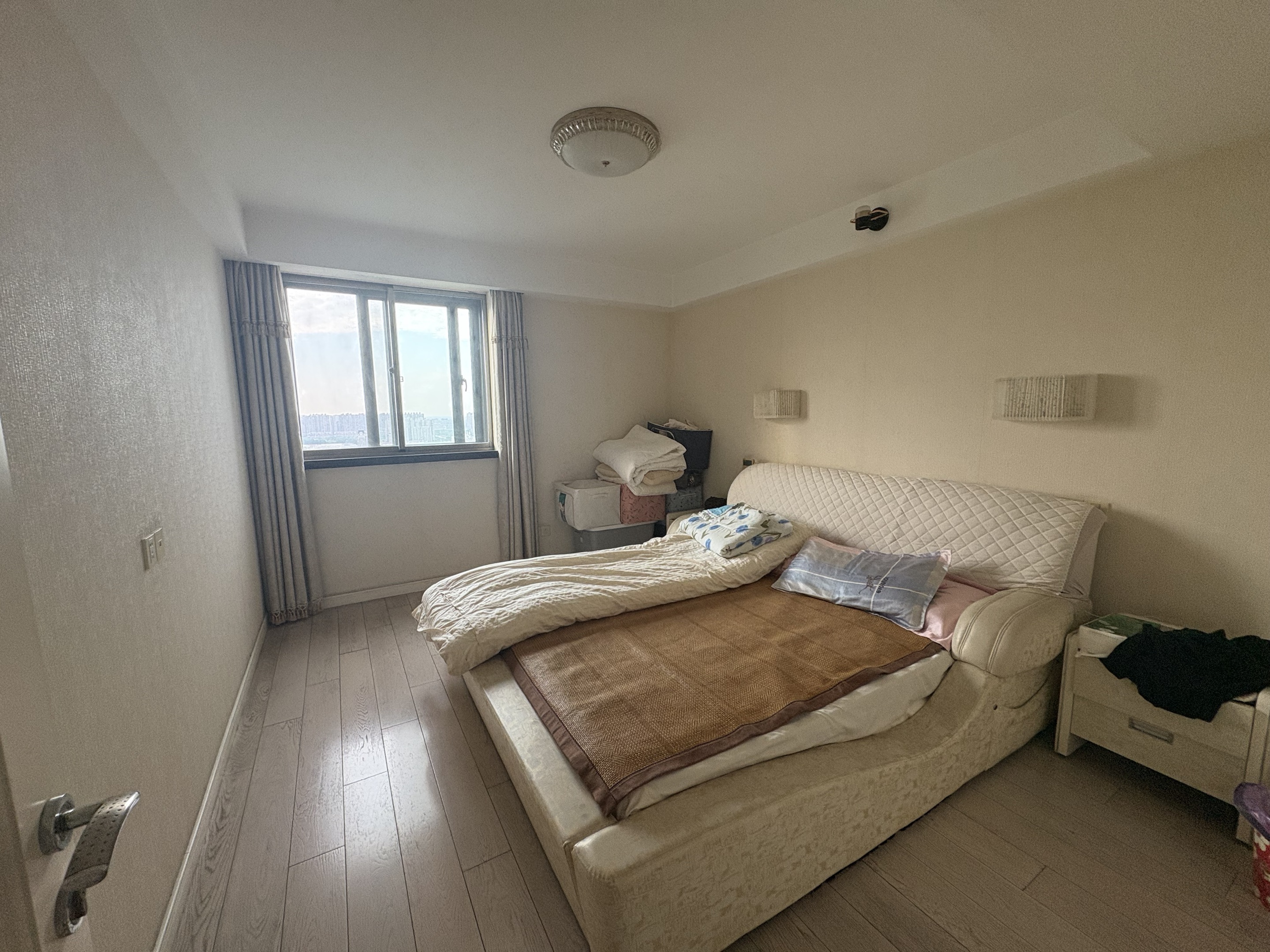 王府大厦 3室2厅2卫 215.03m&sup2;