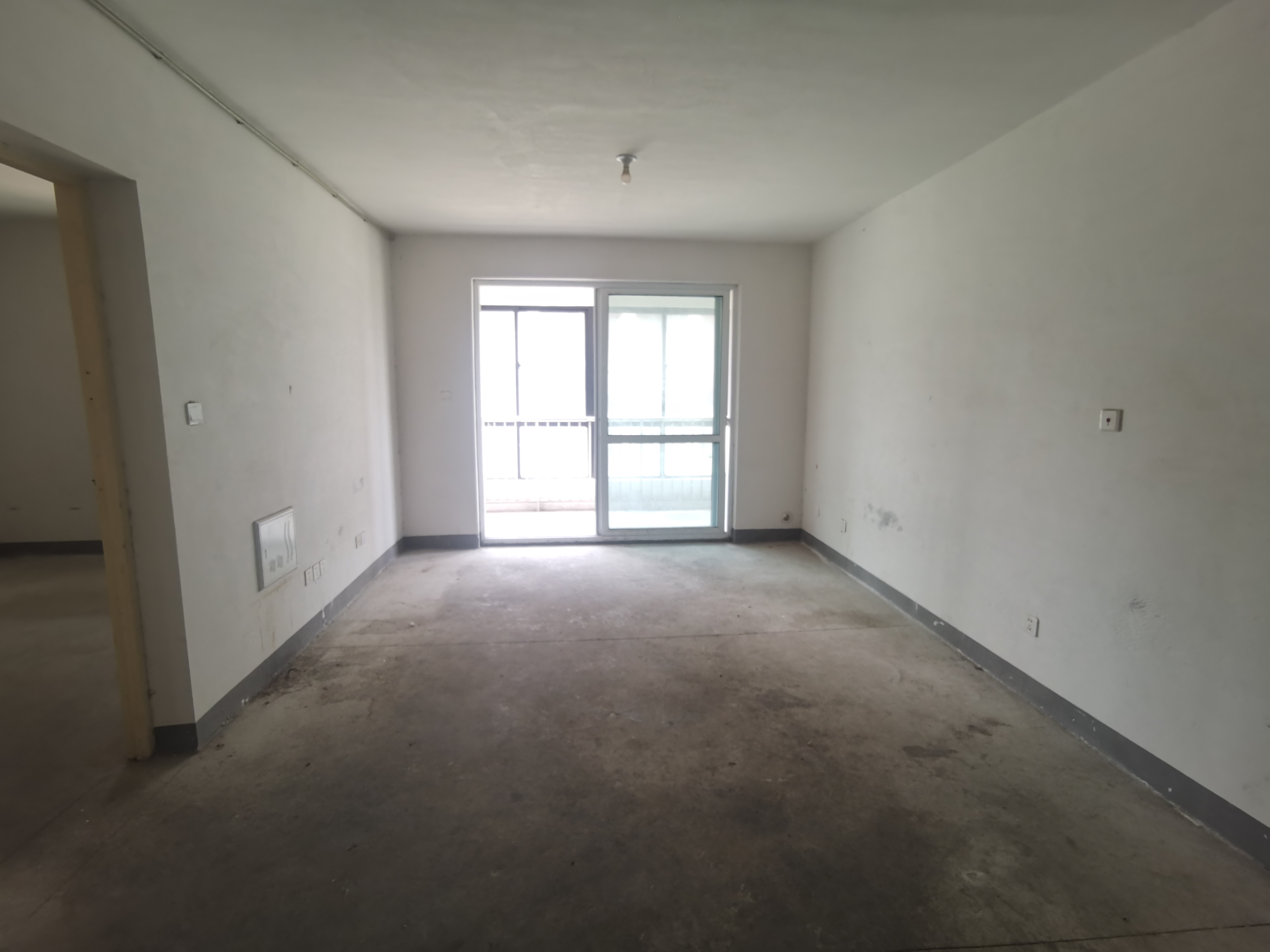 光明嘉苑 3室1厅2卫 120m²