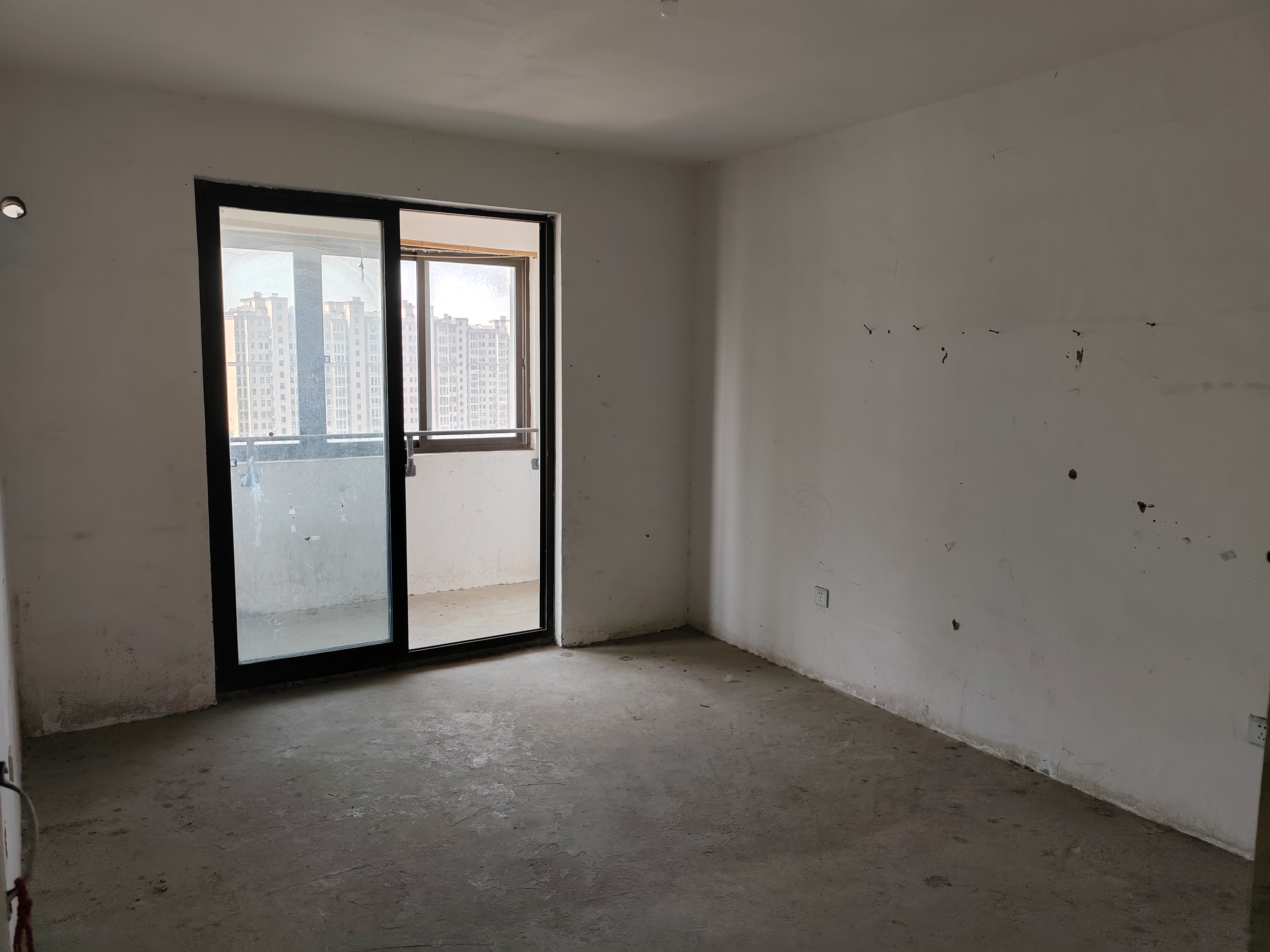 世家花园 2室1厅1卫 88m&sup2;