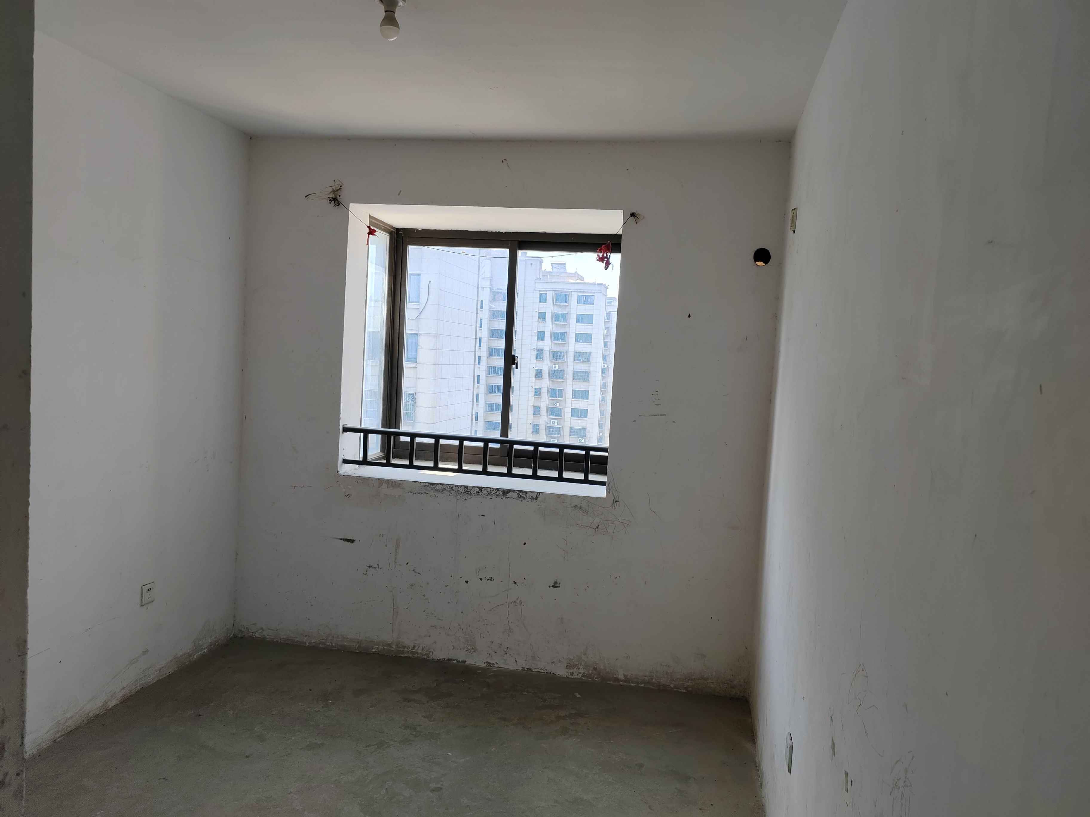 世家花园 2室1厅1卫 88m&sup2;
