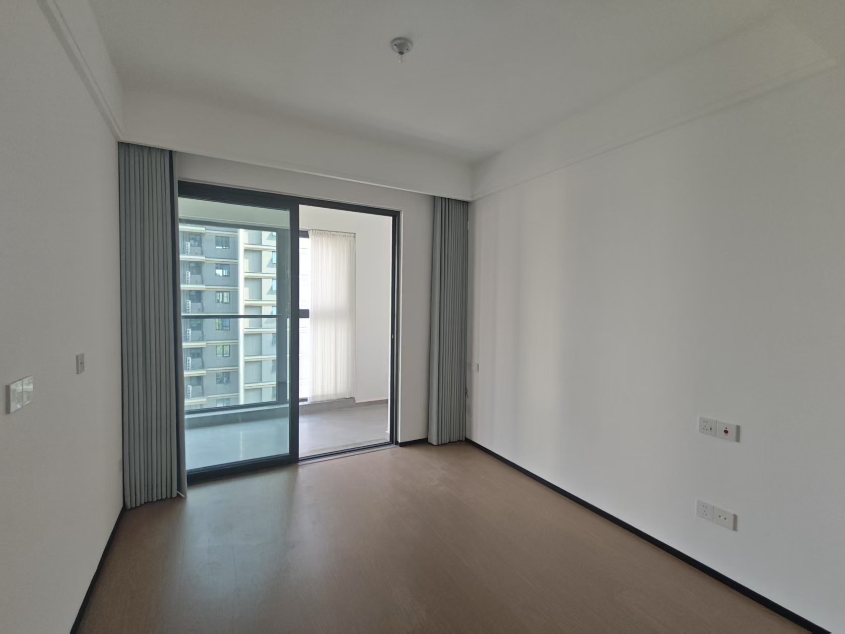 中铁壹号院 4室2厅2卫 143m&sup2;