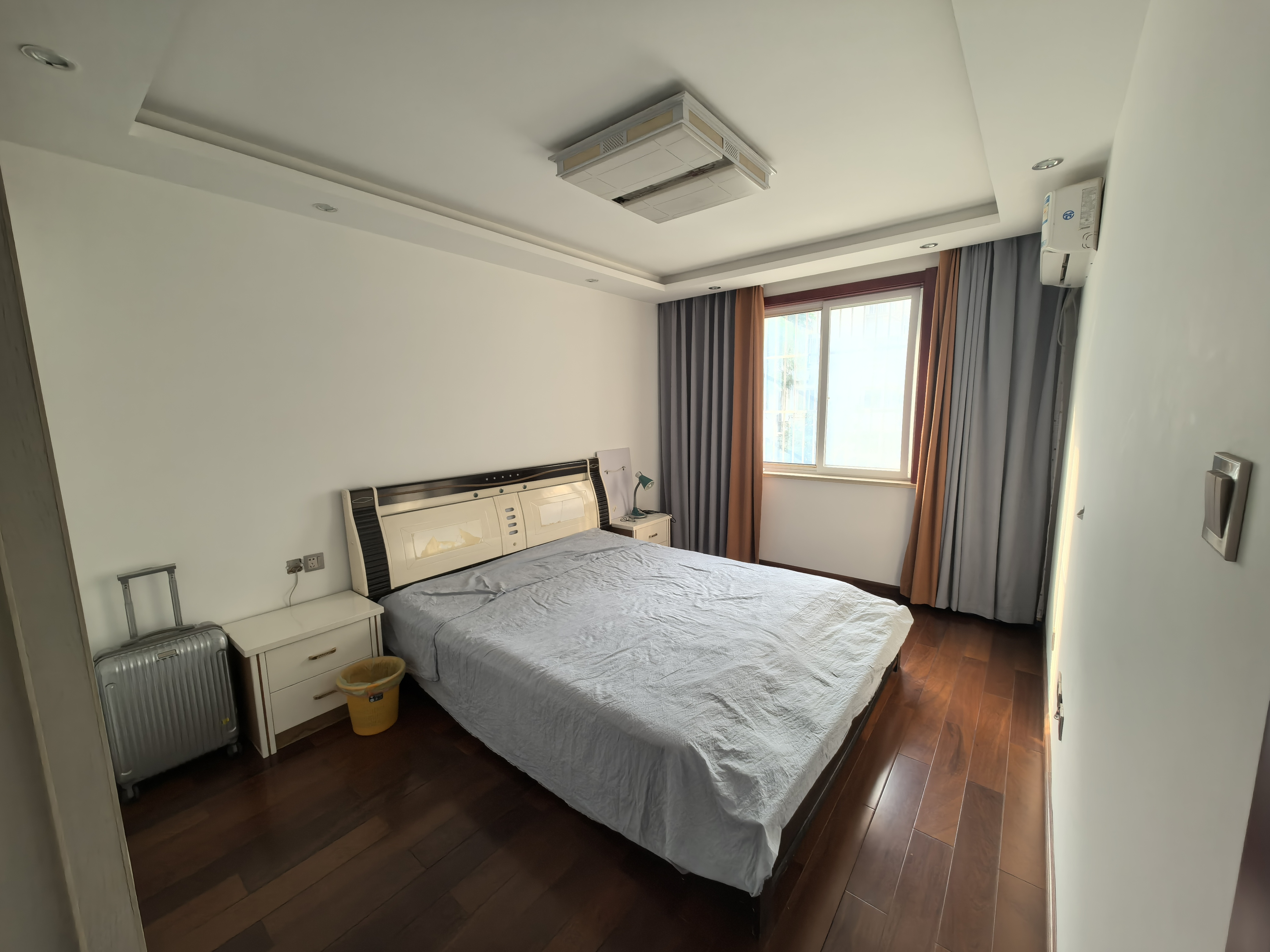 五山公寓 4室2厅2卫 172.13m&sup2;