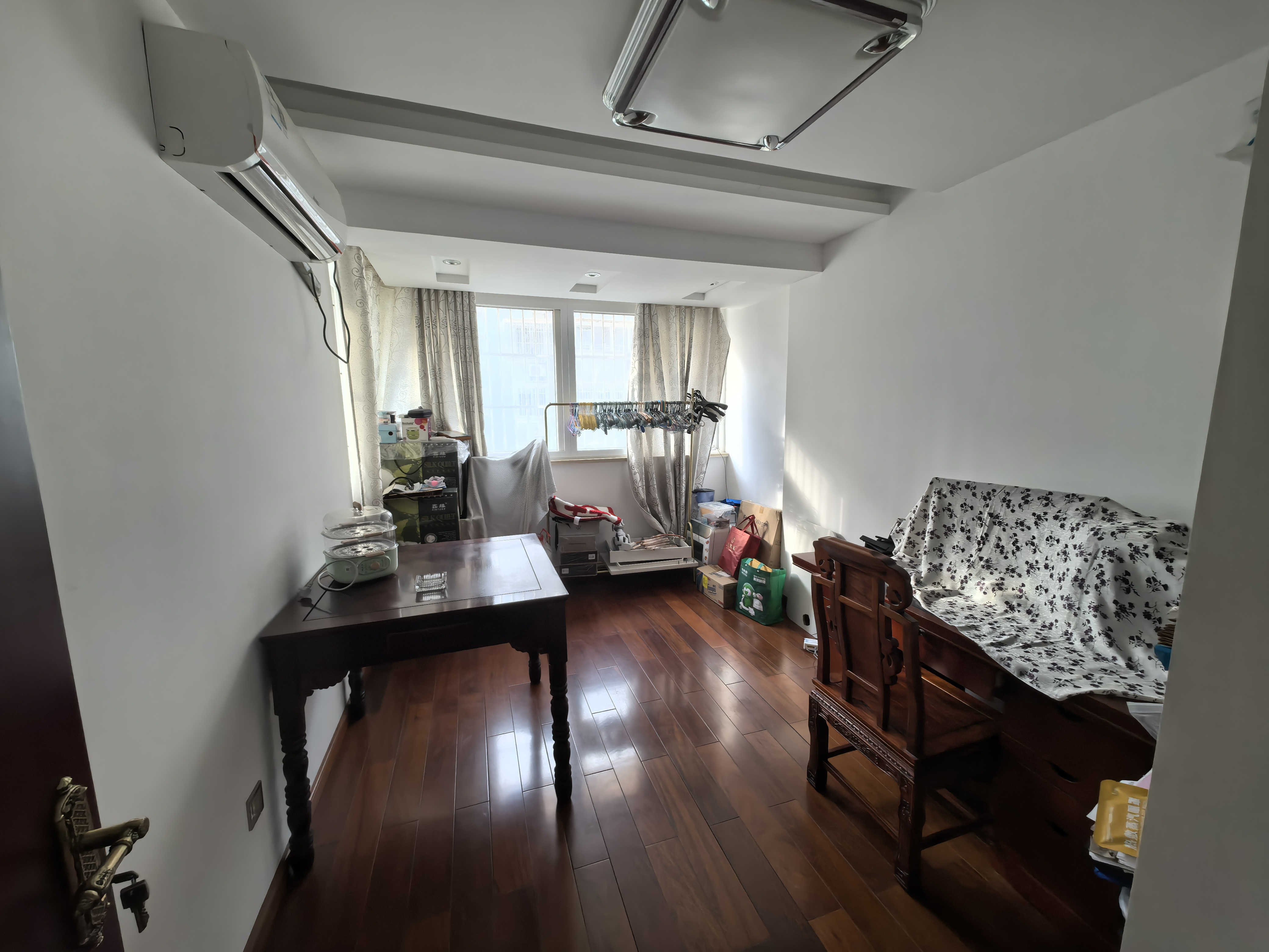 五山公寓 4室2厅2卫 172.13m&sup2;