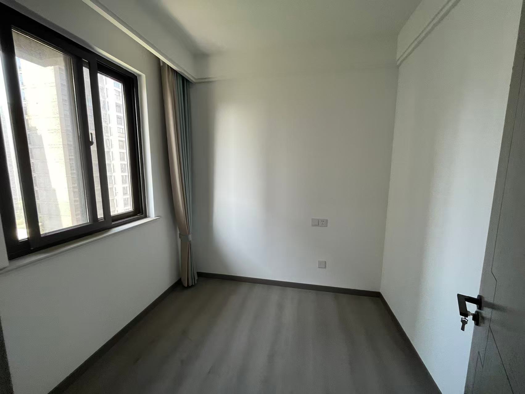 绿地江海图 4室2厅1卫 100.00m&sup2;