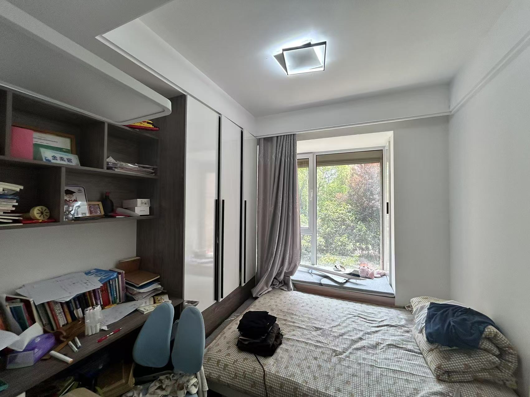 中南世纪花城二期 3室2厅2卫 140.25m&sup2;